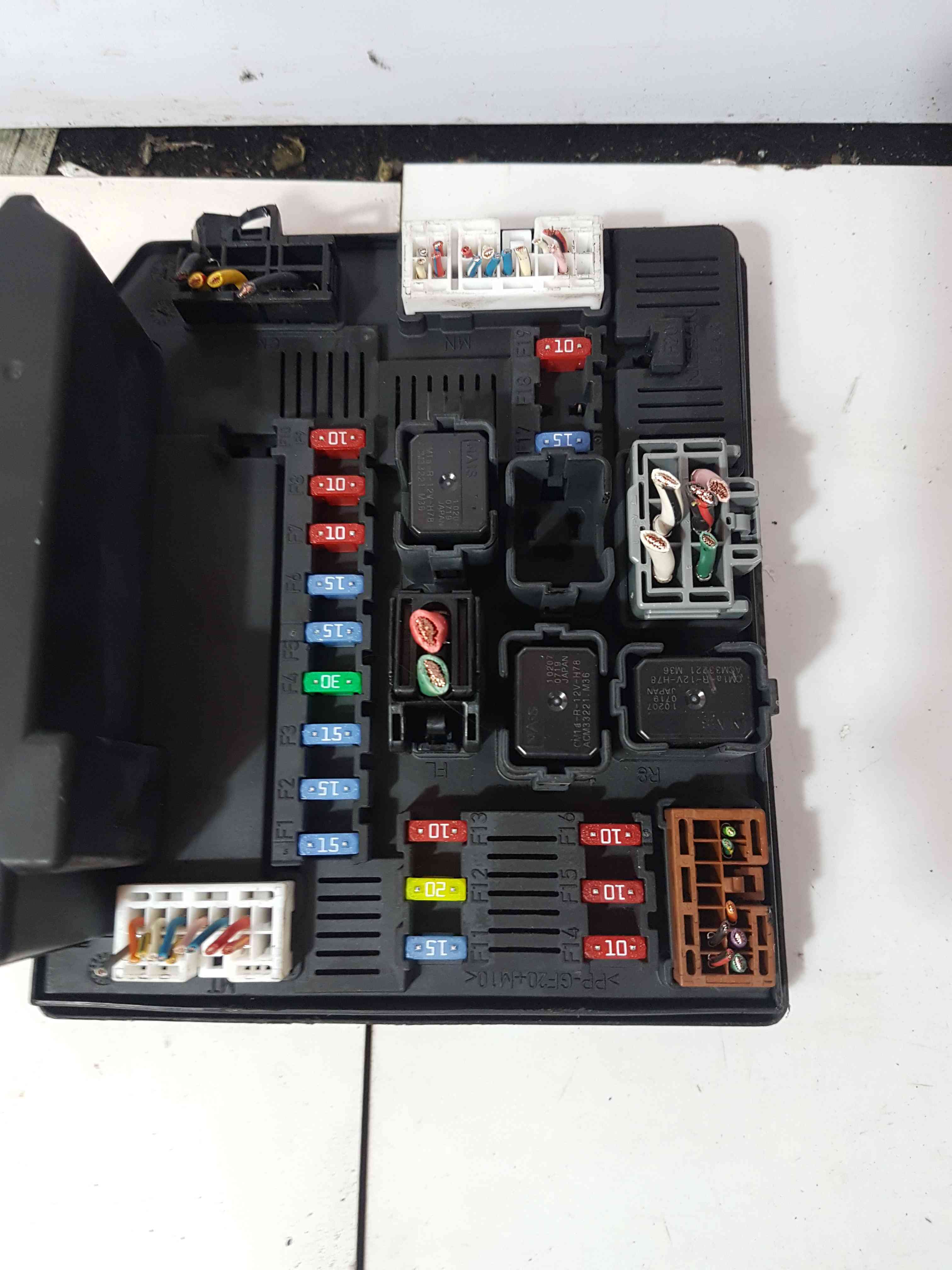 Thumb 2 Nissan Qashqai MK1 2006-2013 UPC Fuse BOX Unit 284B7JD02A