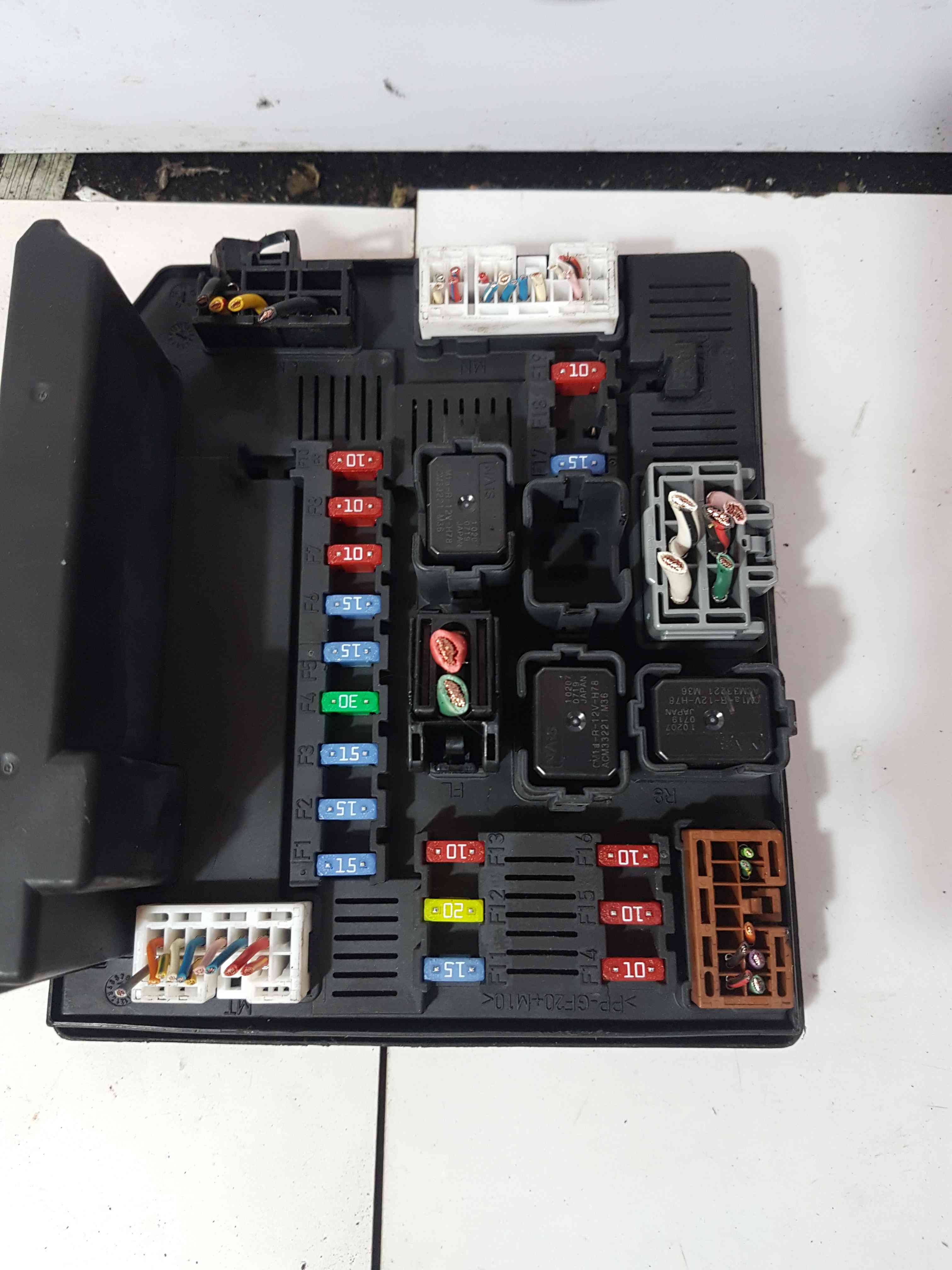 Thumb 3 Nissan Qashqai MK1 2006-2013 UPC Fuse BOX Unit 284B7JD02A