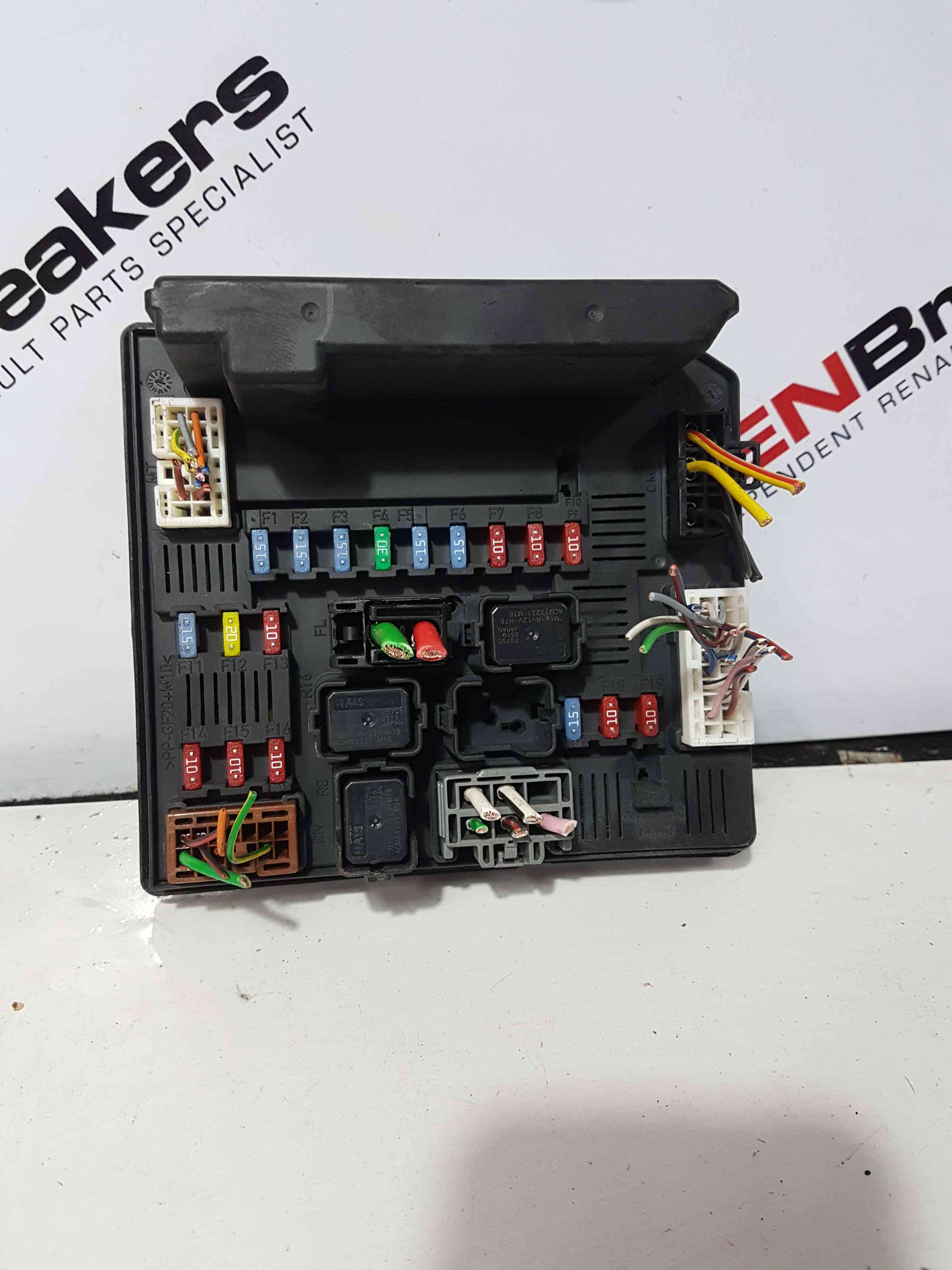 Thumb 6 Nissan Qashqai MK1 2006-2013 UPC Fuse BOX Unit 284B7JD000