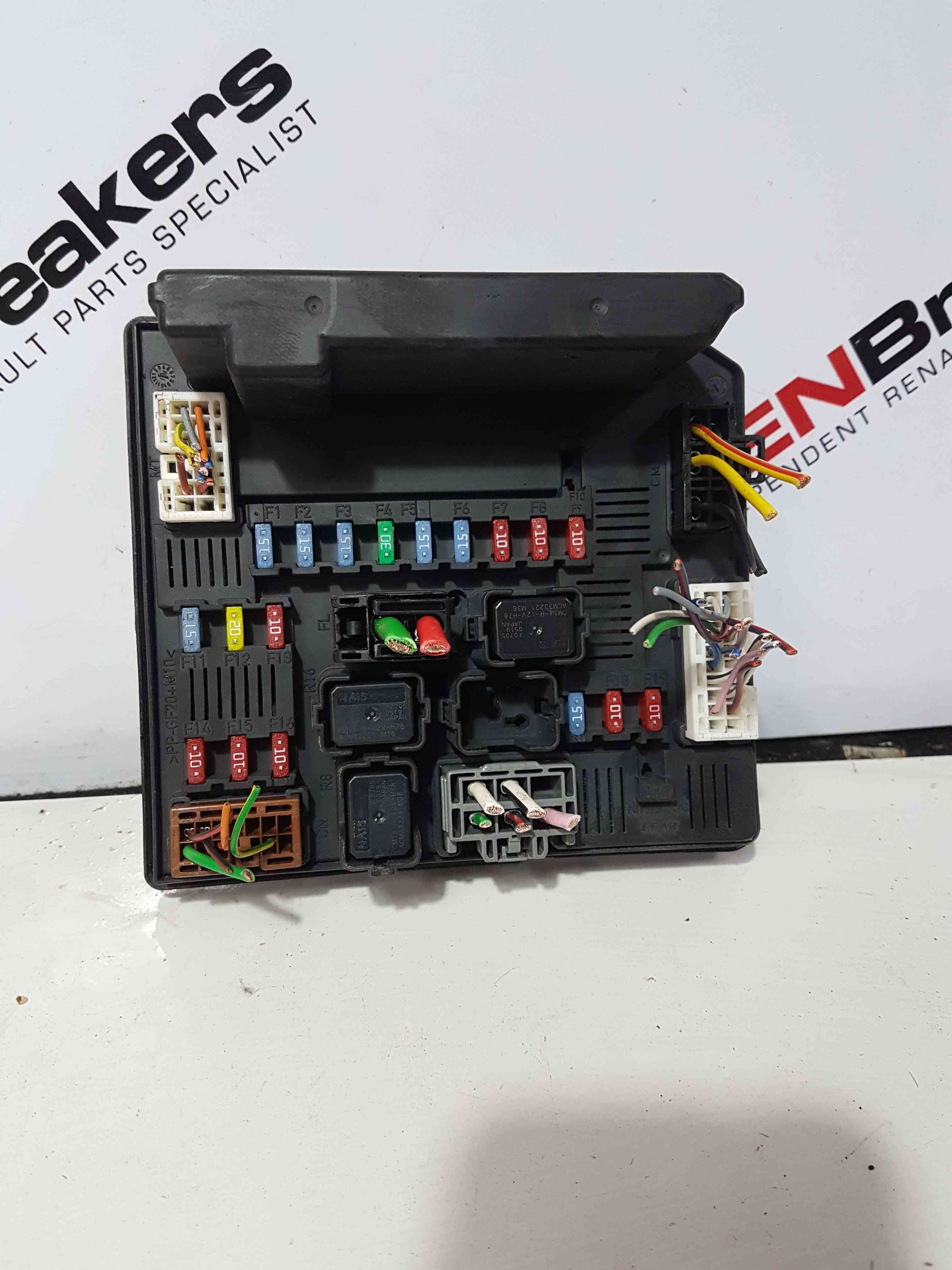Thumb 7 Nissan Qashqai MK1 2006-2013 UPC Fuse BOX Unit 284B7JD000