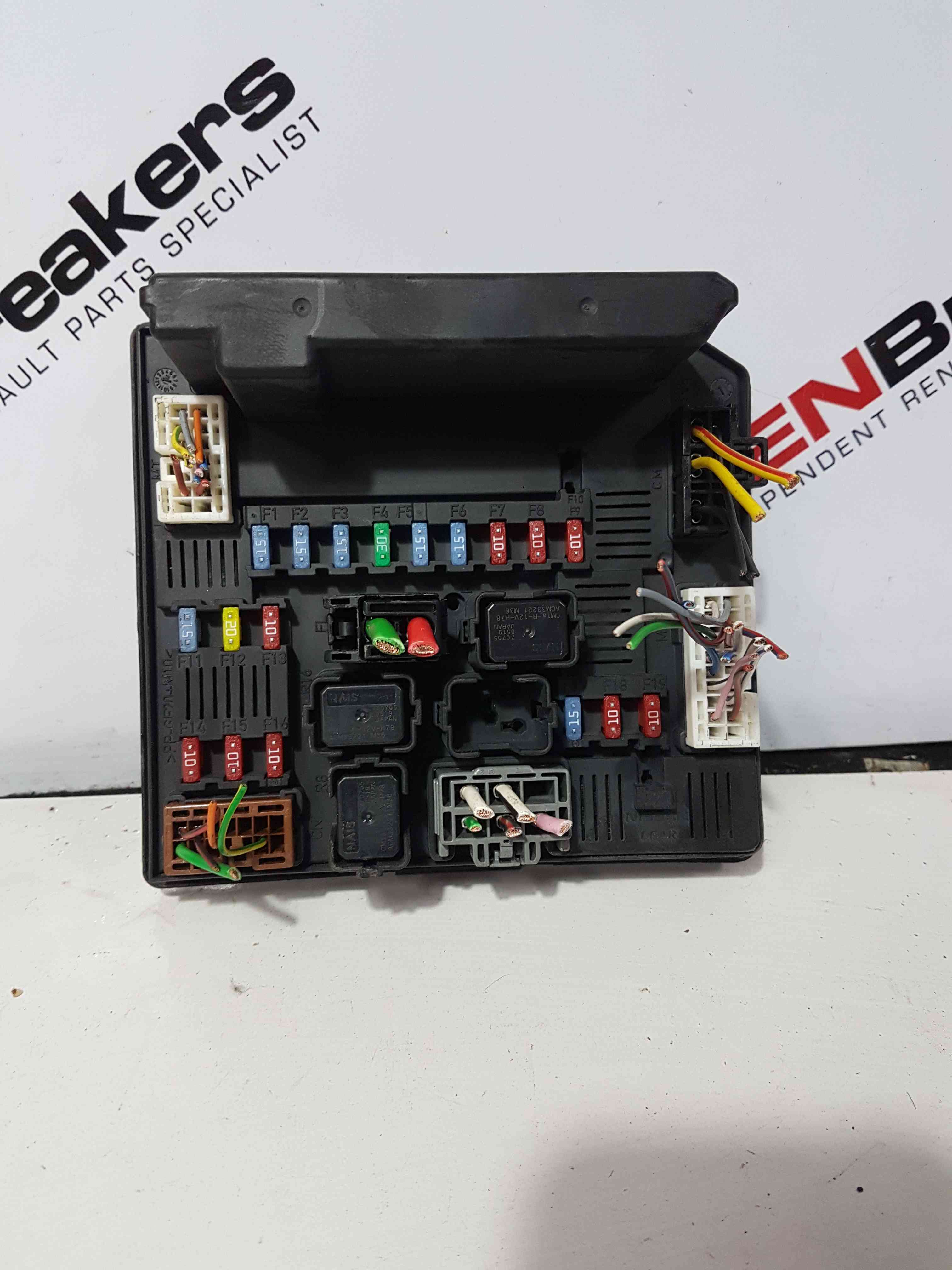 Thumb 8 Nissan Qashqai MK1 2006-2013 UPC Fuse BOX Unit 284B7JD000