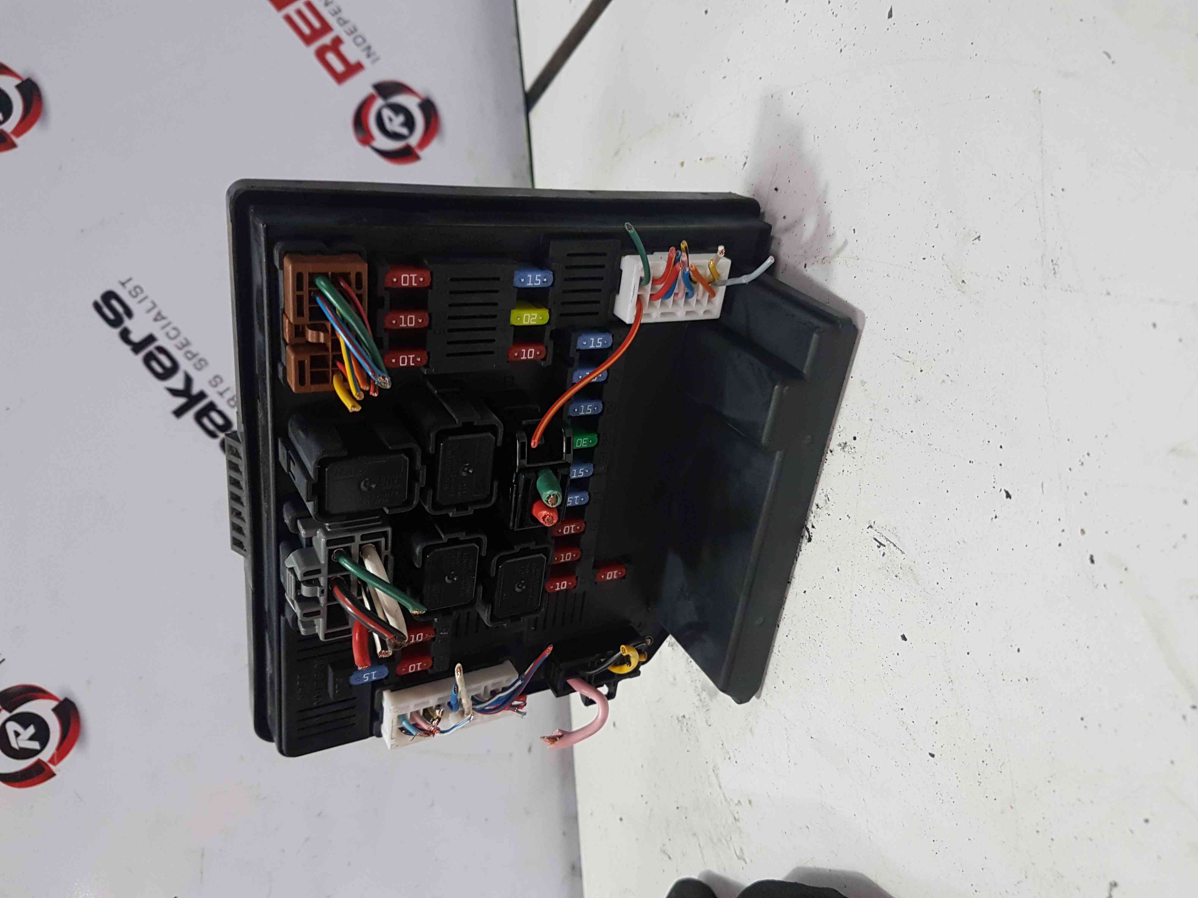 Thumb 4 Nissan Qashqai MK1 2006-2013 UPC Fuse BOX Unit 284B7bb01b