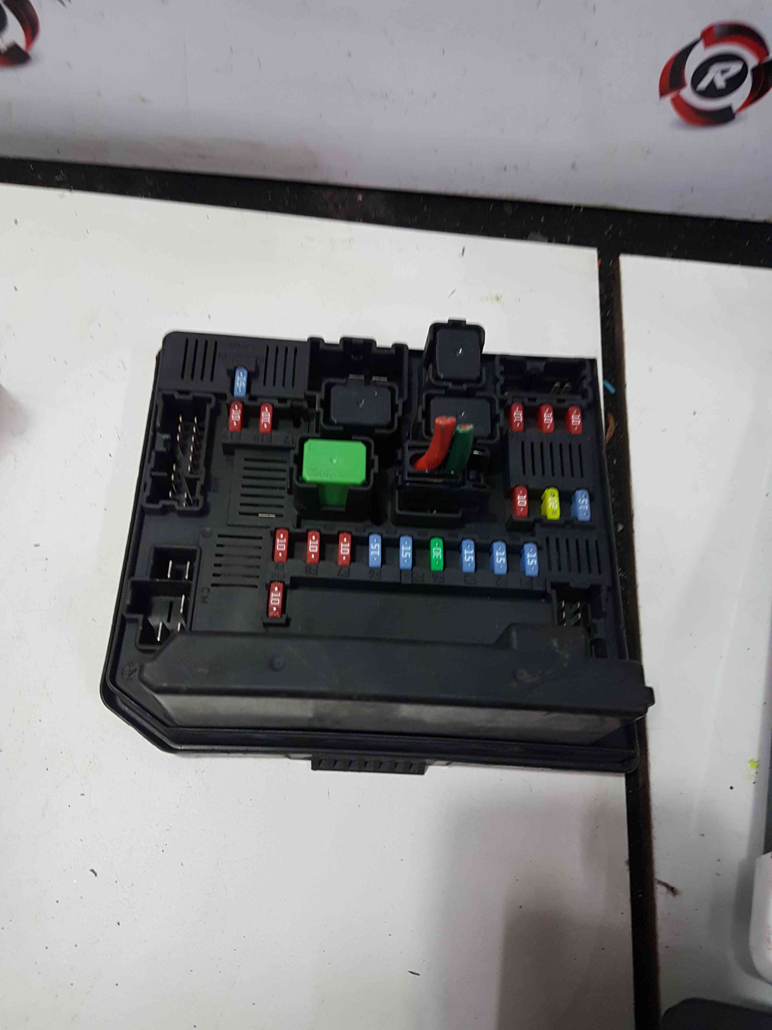 Thumb 2 Nissan Qashqai MK1 2006-2013 UPC Fuse BOX Unit 284B7bb03d
