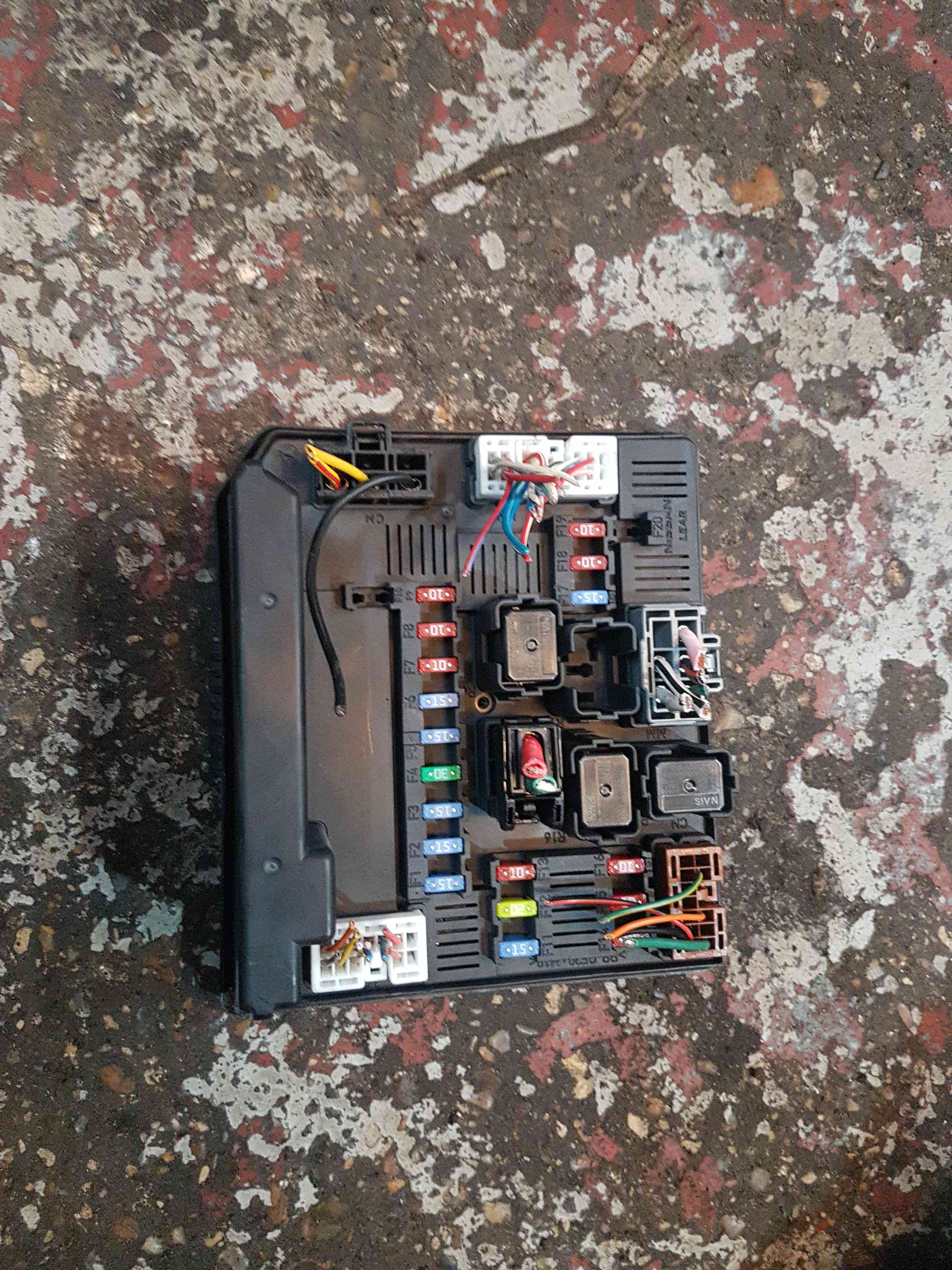 Thumb 2 Nissan Qashqai MK1 2006-2013 UPC Fuse BOX Unit 284B7JD00B