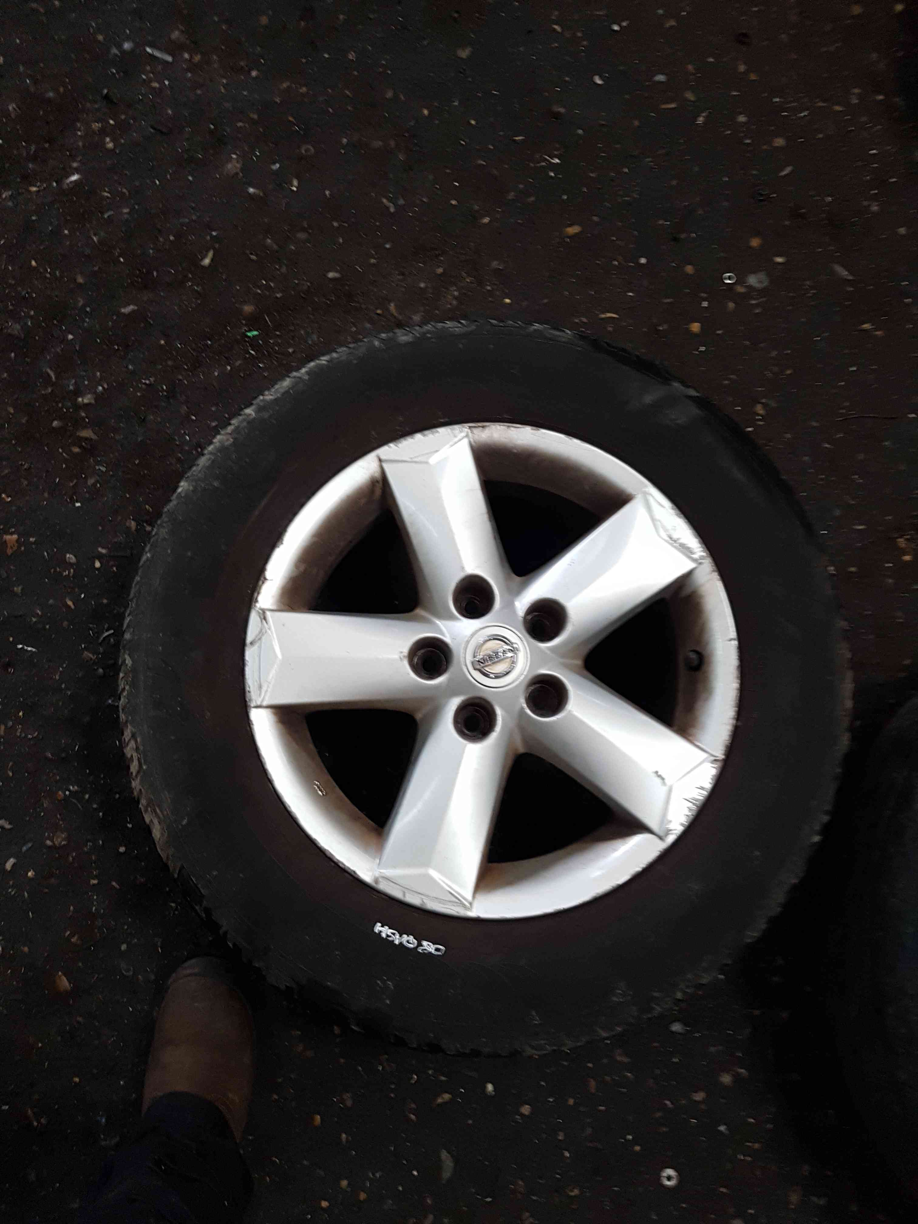 Thumb 6 Nissan Qashqai MK2 2006-2013 Alloy Wheel 16Inch + Tyre 215 65 16 5Mm 4/5