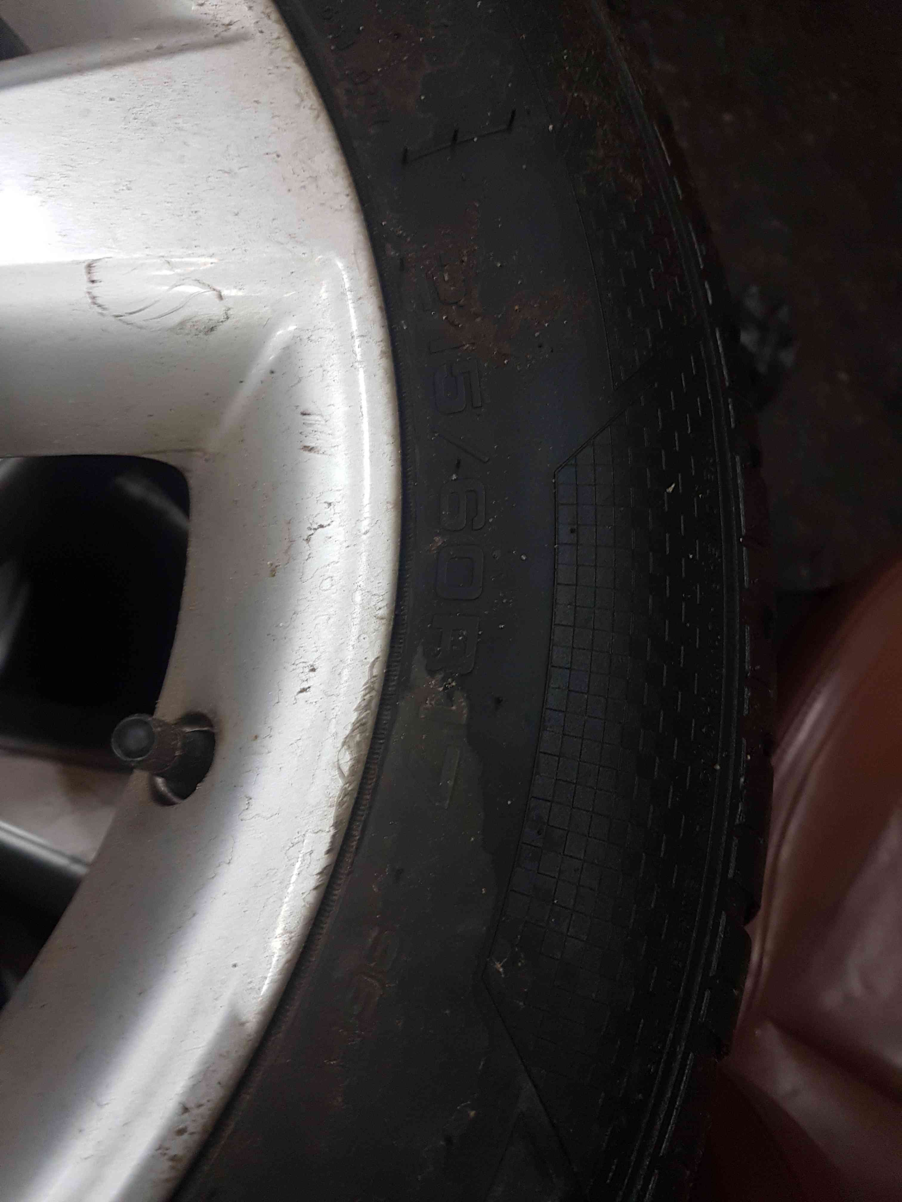 Thumb 7 Nissan Qashqai MK2 2006-2013 Alloy Wheel 17Inch + Tyre 215 60 17 4Mm  40300EY17C