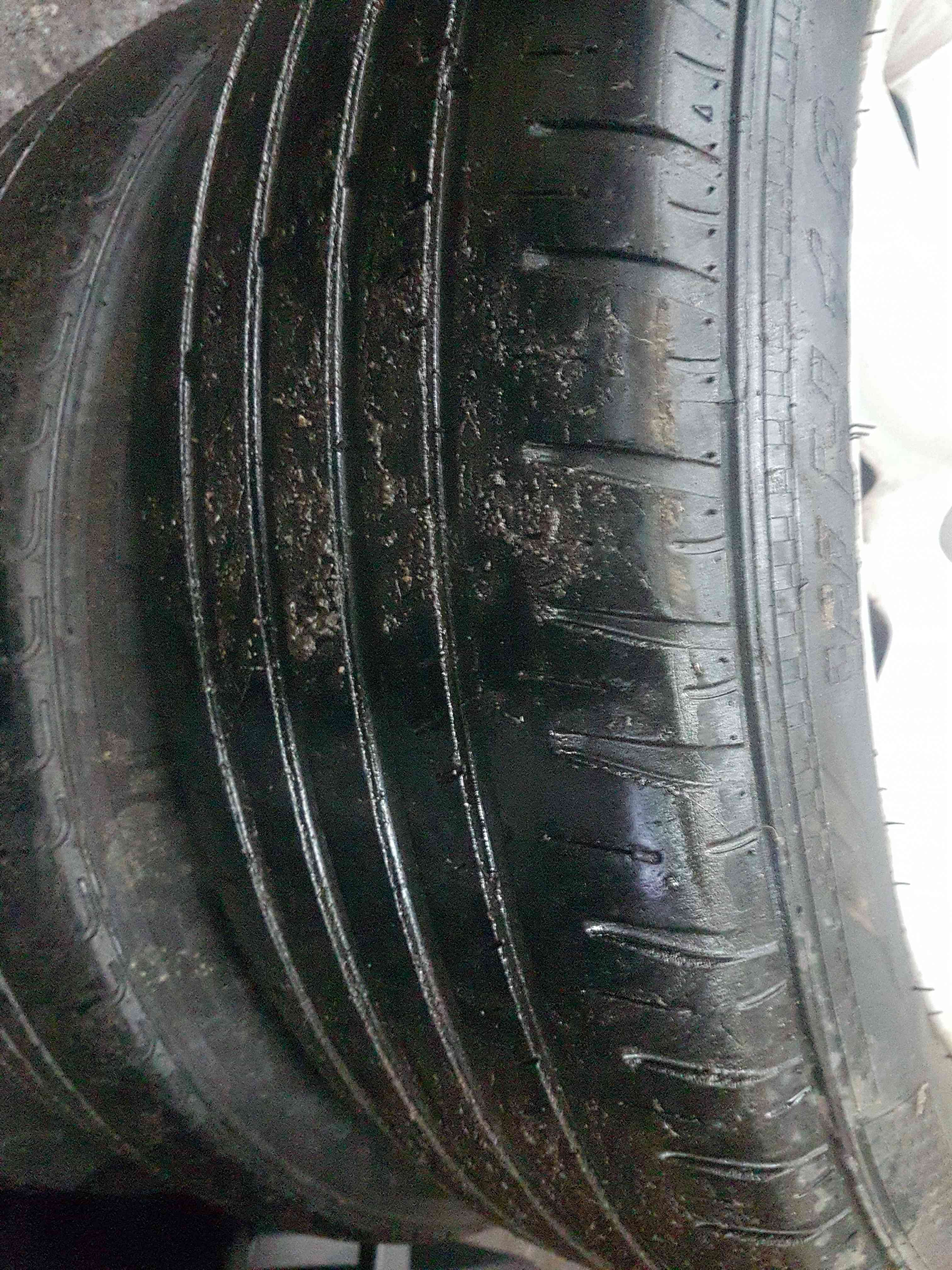 Thumb 6 Nissan Qashqai MK2 2006-2013 Alloy Wheel 17Inch + Tyre 215 60 17 4Mm  40300EY17C