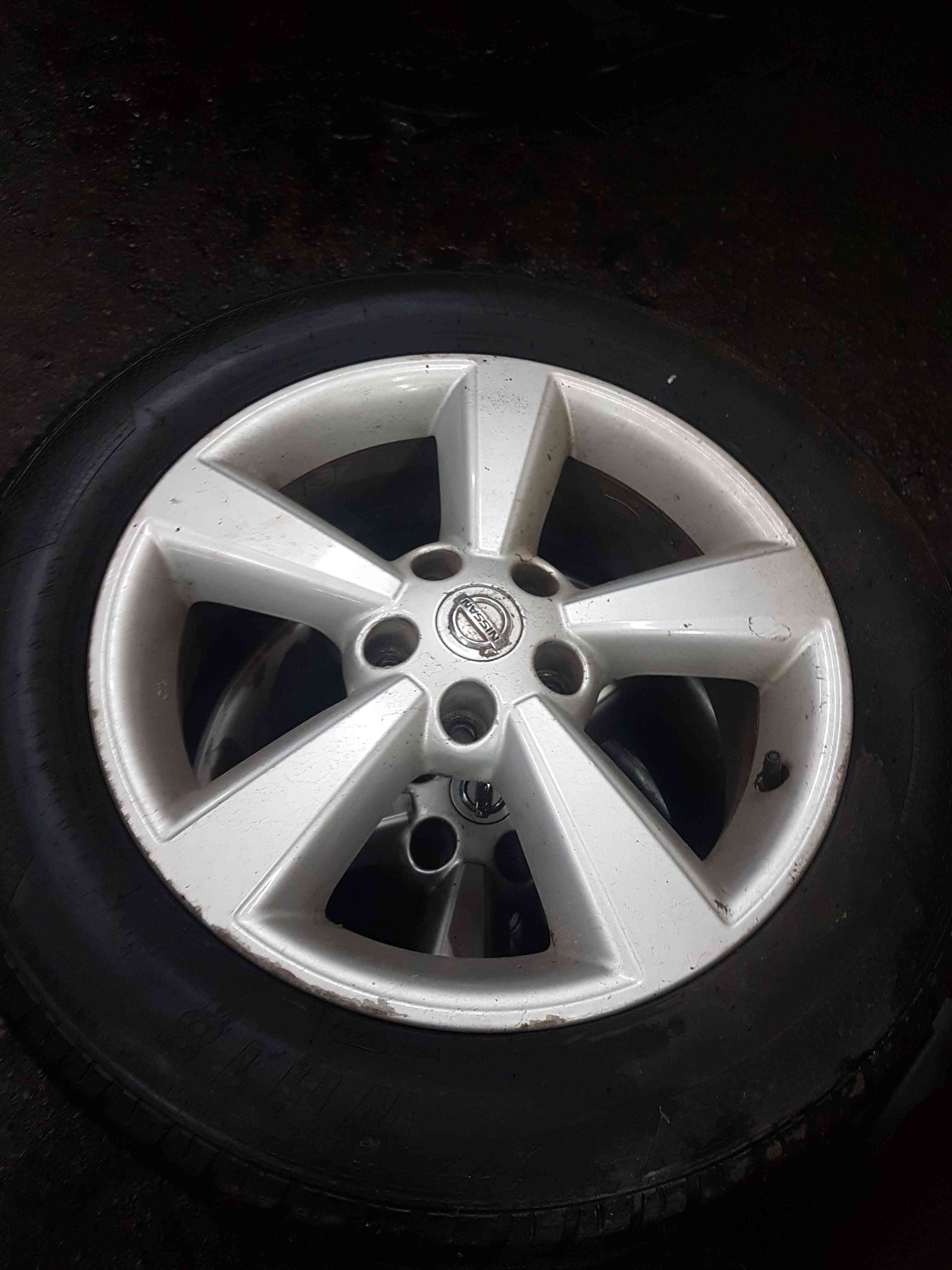 Thumb 5 Nissan Qashqai MK2 2006-2013 Alloy Wheel 17Inch + Tyre 215 60 17 6Mm 40300Ey17c