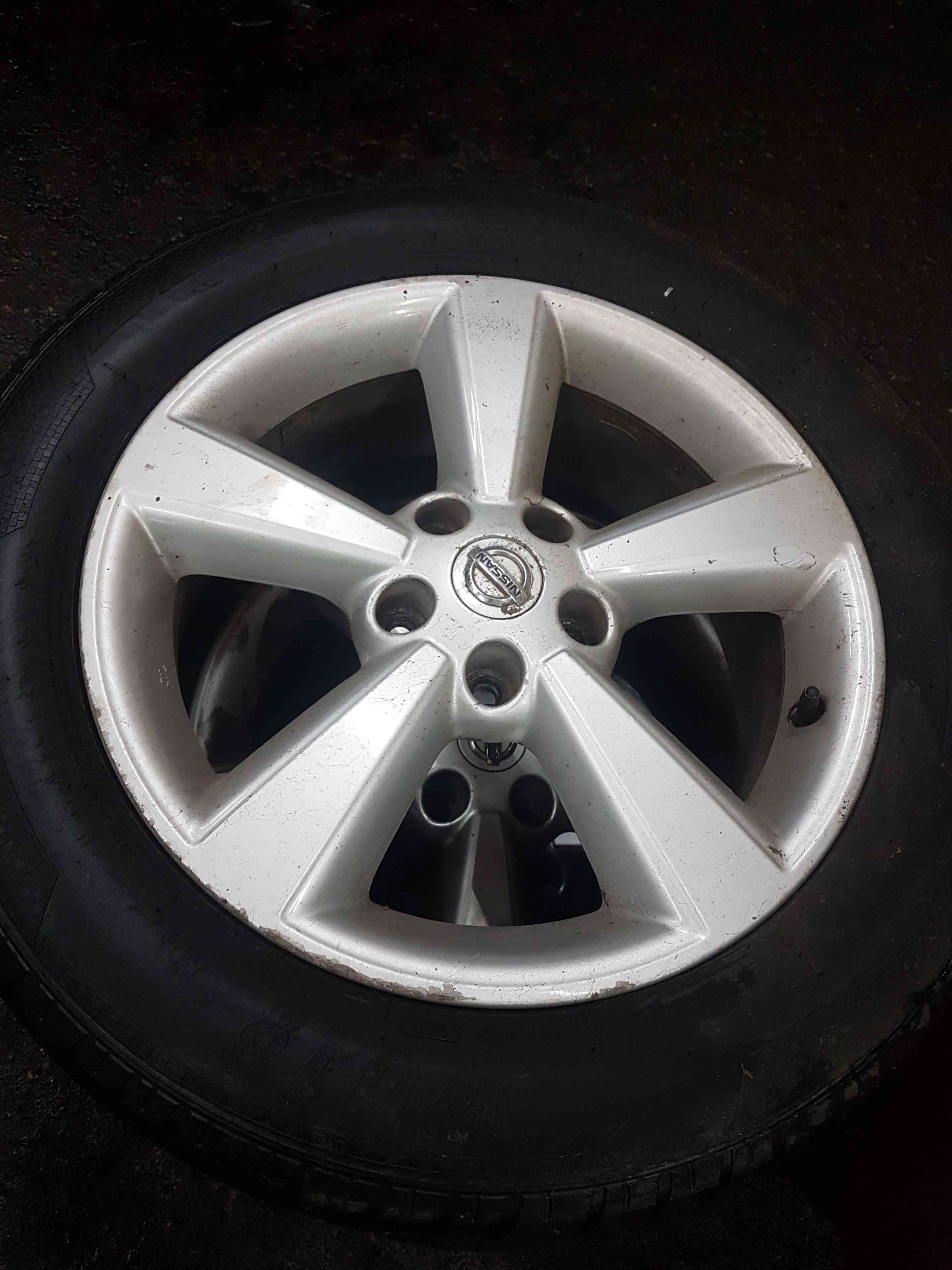 Thumb 8 Nissan Qashqai MK2 2006-2013 Alloy Wheel 17Inch + Tyre 215 60 17 6Mm 40300Ey17c
