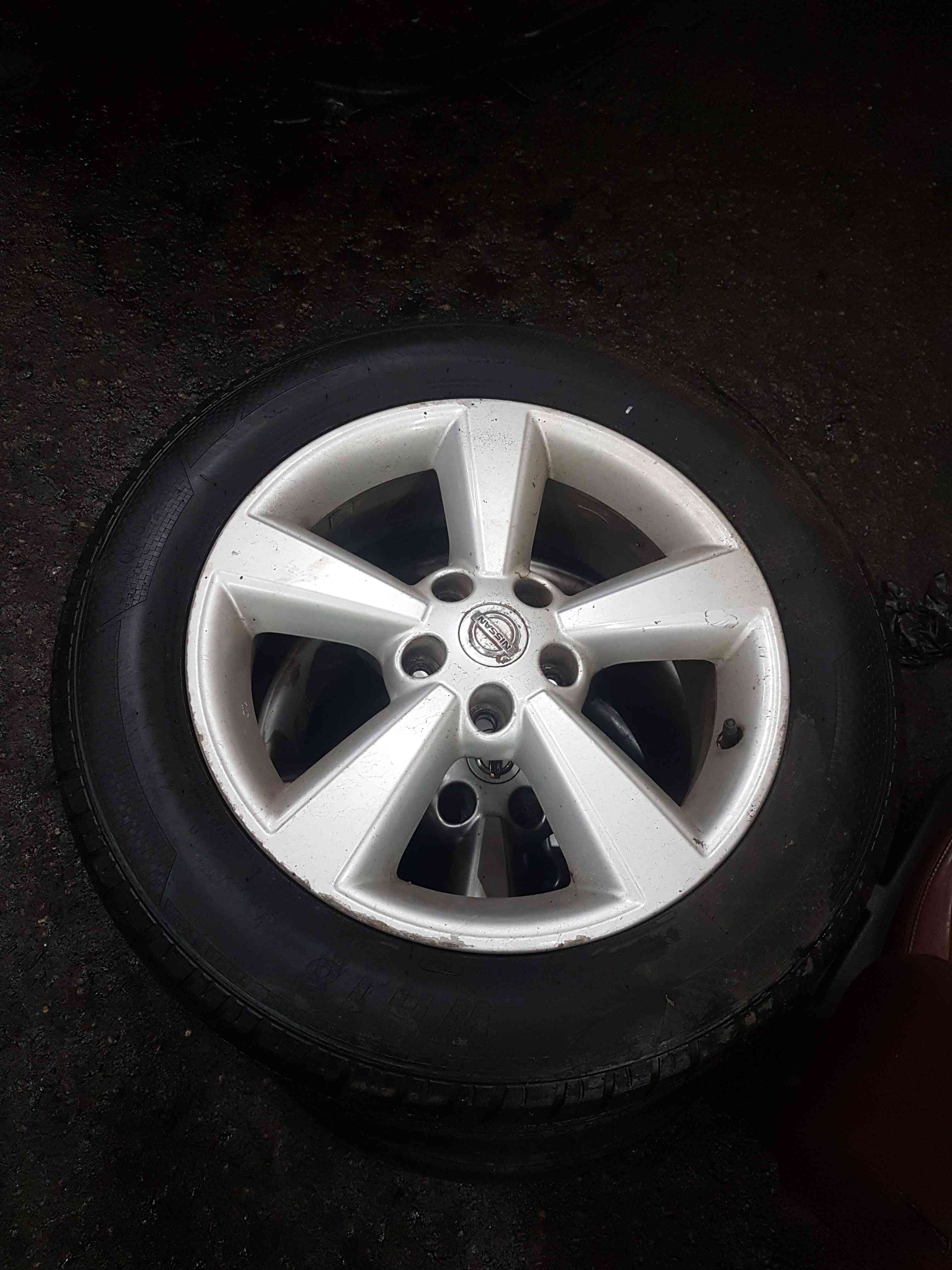 Thumb 10 Nissan Qashqai MK2 2006-2013 Alloy Wheel 17Inch + Tyre 215 60 17 6Mm 40300Ey17c