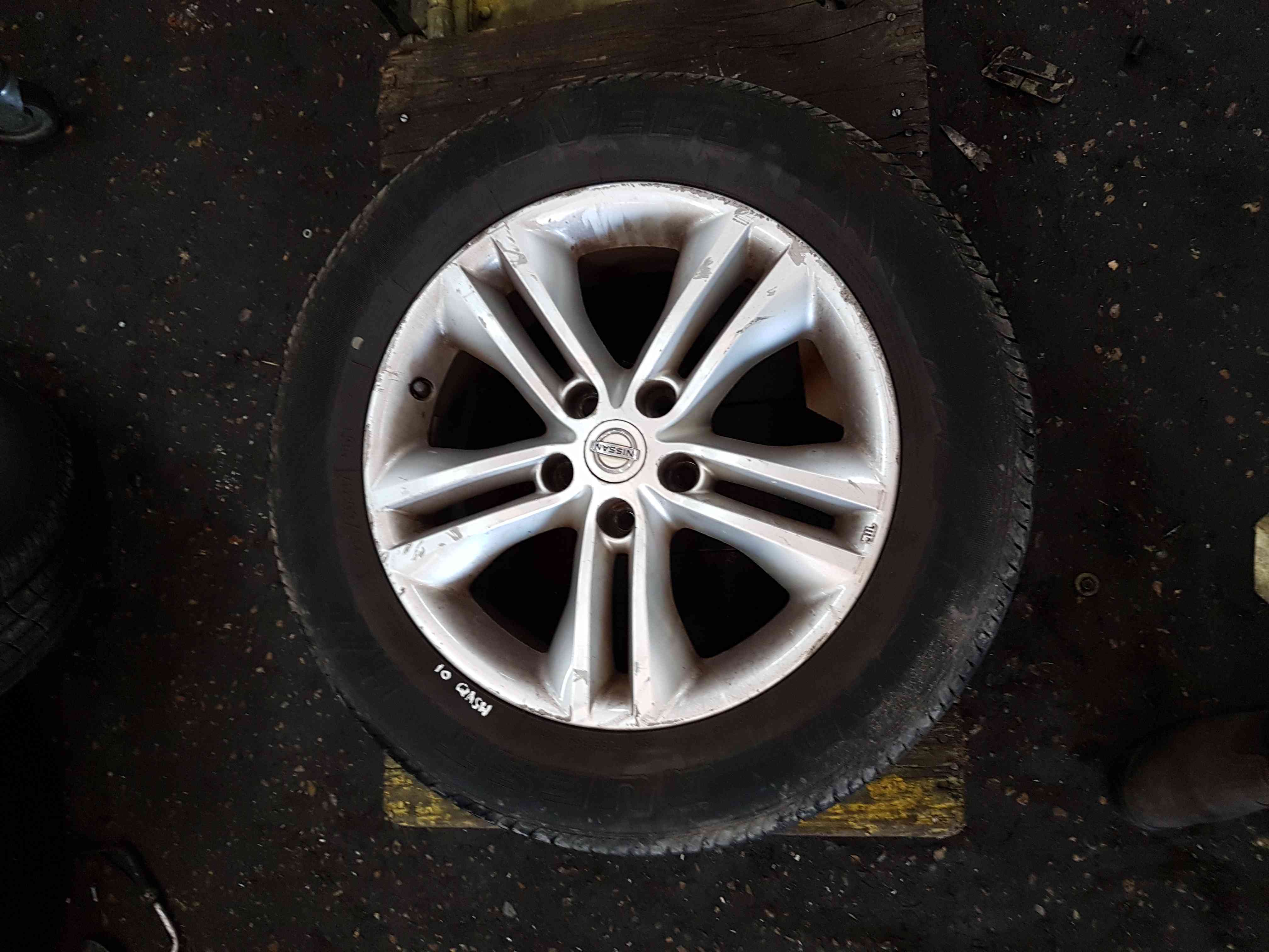 Thumb 2 Nissan Qashqai MK2 2006-2013 Alloy Wheel 17Inch 40300Br07a 3/5 215 60 17 6Mm