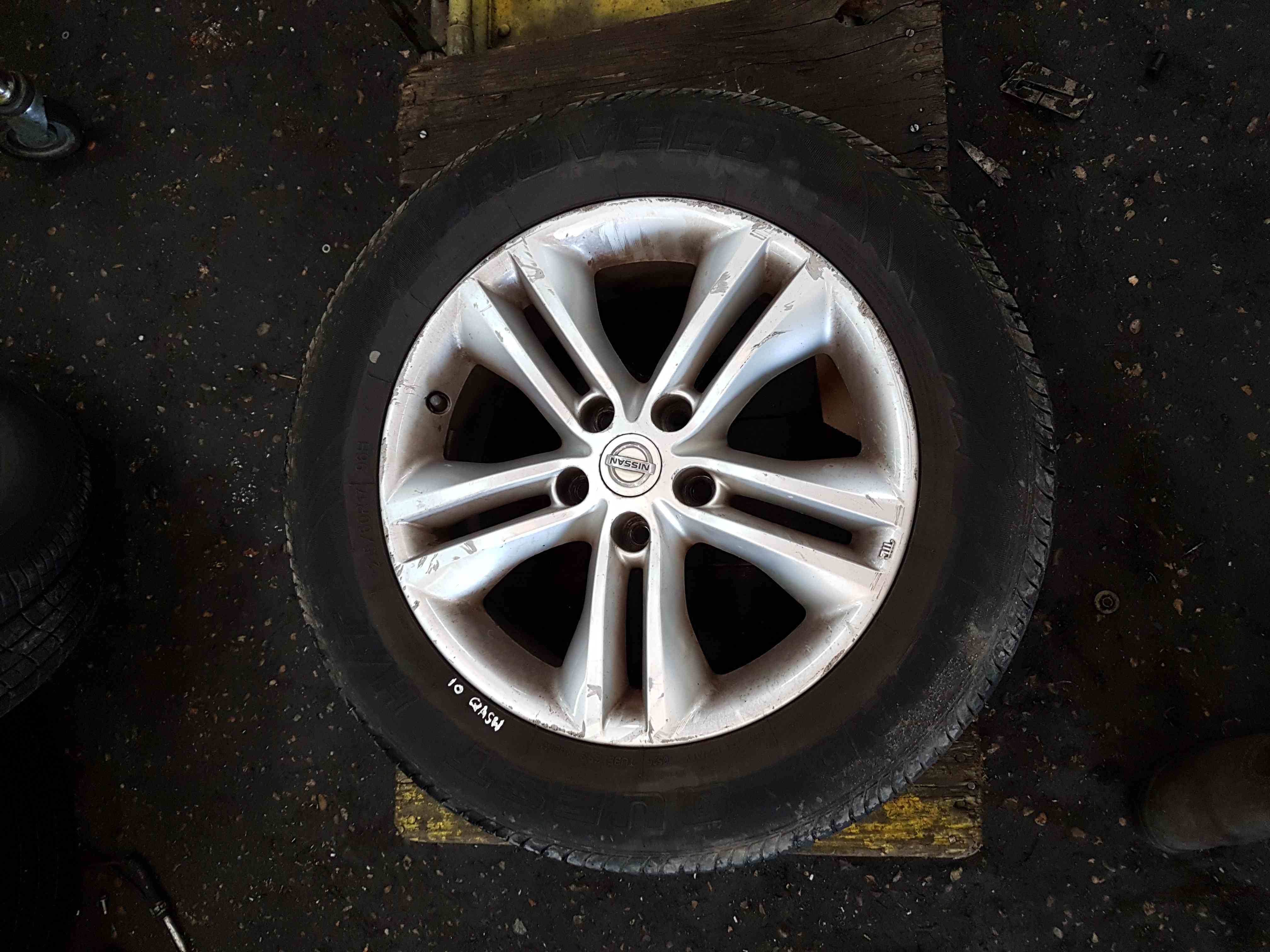 Thumb 3 Nissan Qashqai MK2 2006-2013 Alloy Wheel 17Inch 40300Br07a 3/5 215 60 17 6Mm