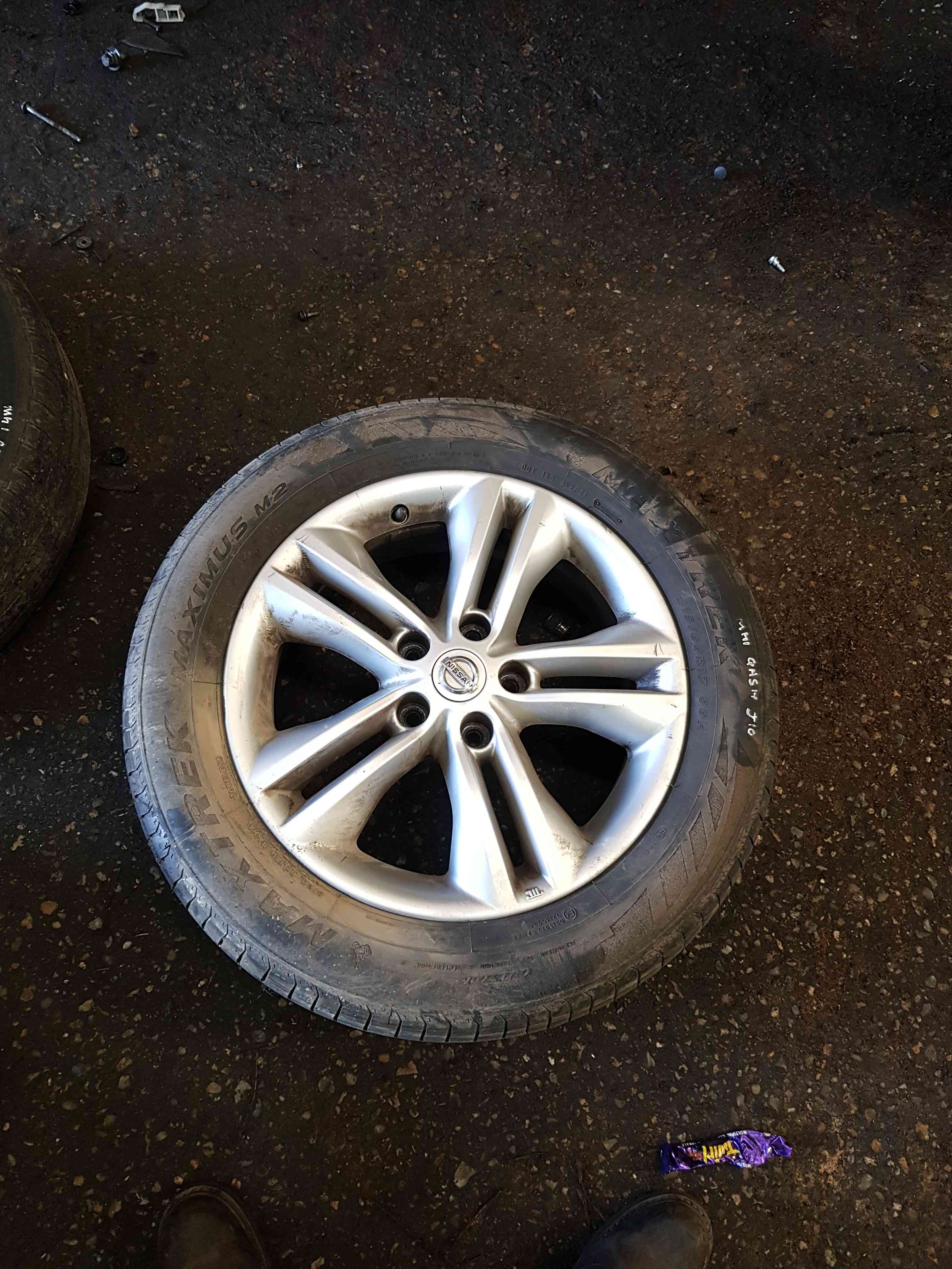 Thumb 5 Nissan Qashqai MK2 2006-2013 Alloy Wheel 17Inch 40300Br07a 4/5 215 50 17 6mm