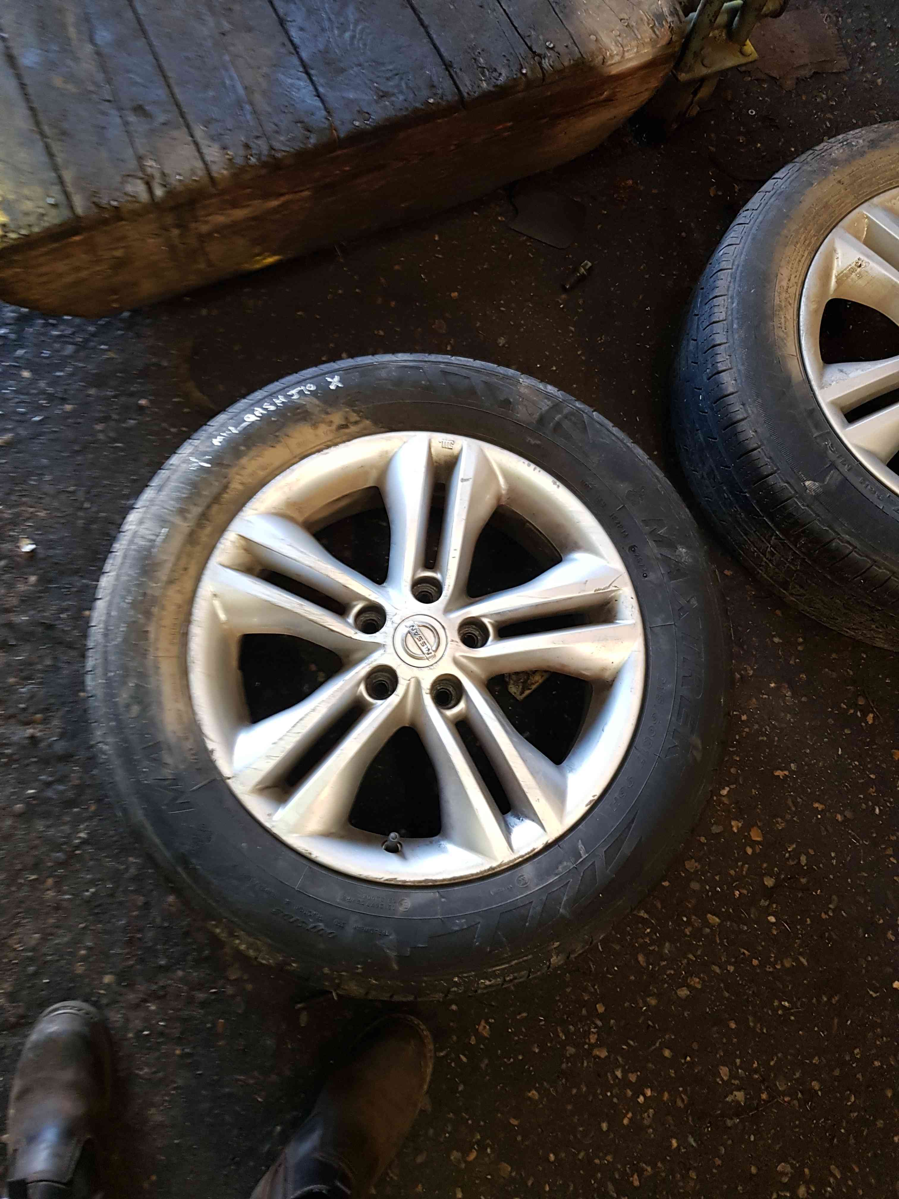 Thumb 8 Nissan Qashqai MK2 2006-2013 Alloy Wheel 17Inch 40300Br07a 4/5