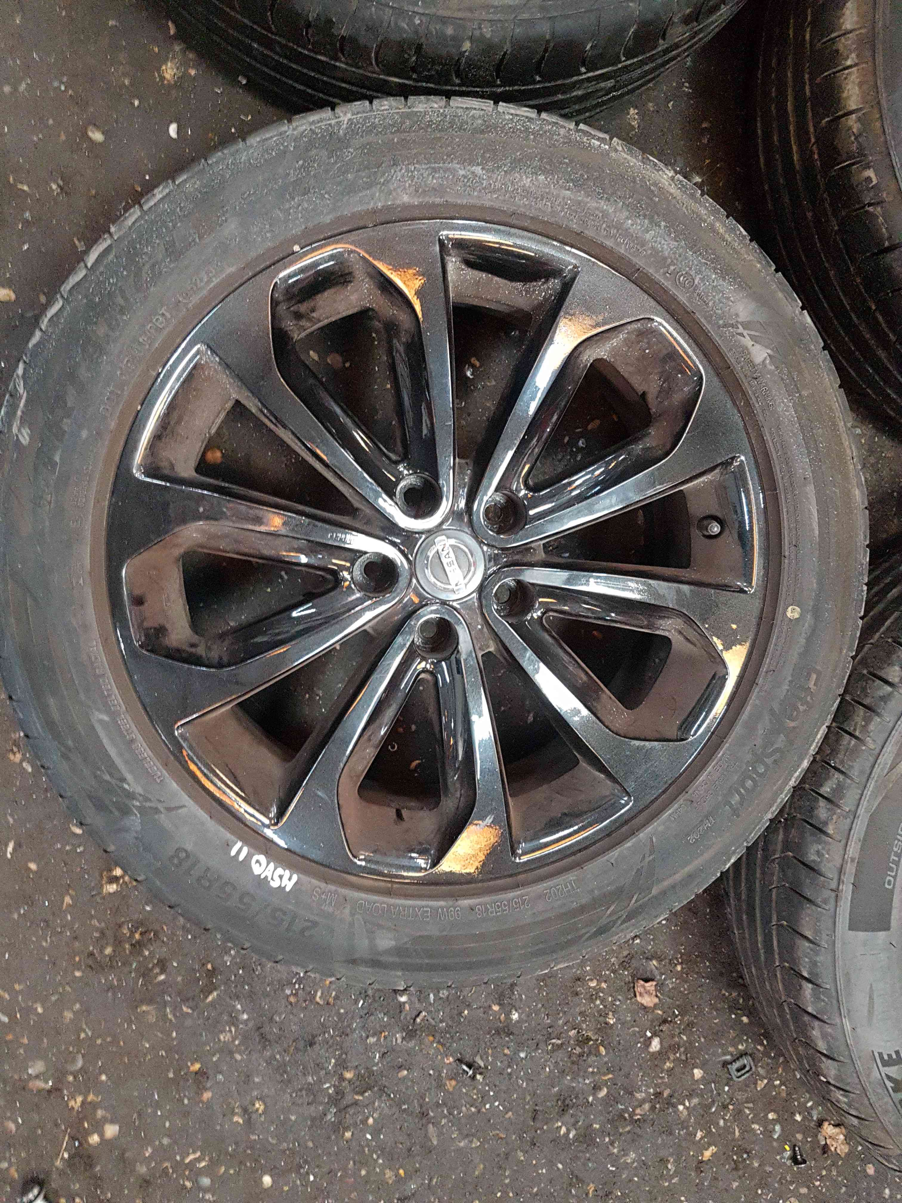 Thumb 7 Nissan Qashqai MK2 2006-2013 Alloy Wheel SET Black 17Inch + Tyre 215 55 18 5Mm  