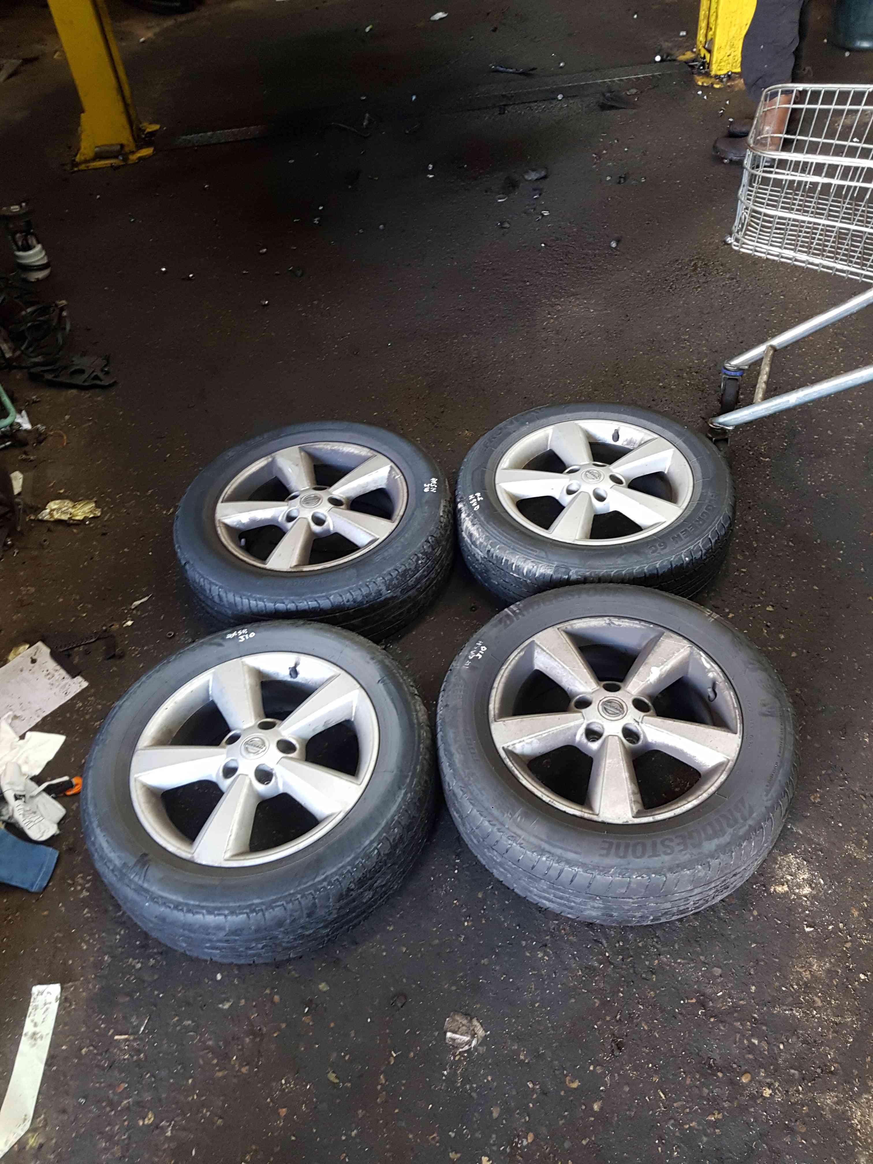 Thumb 2 Nissan Qashqai MK2 2006-2013 Alloy Wheel SET X4 17Inch + Tyre 215 60 17 6Mm  