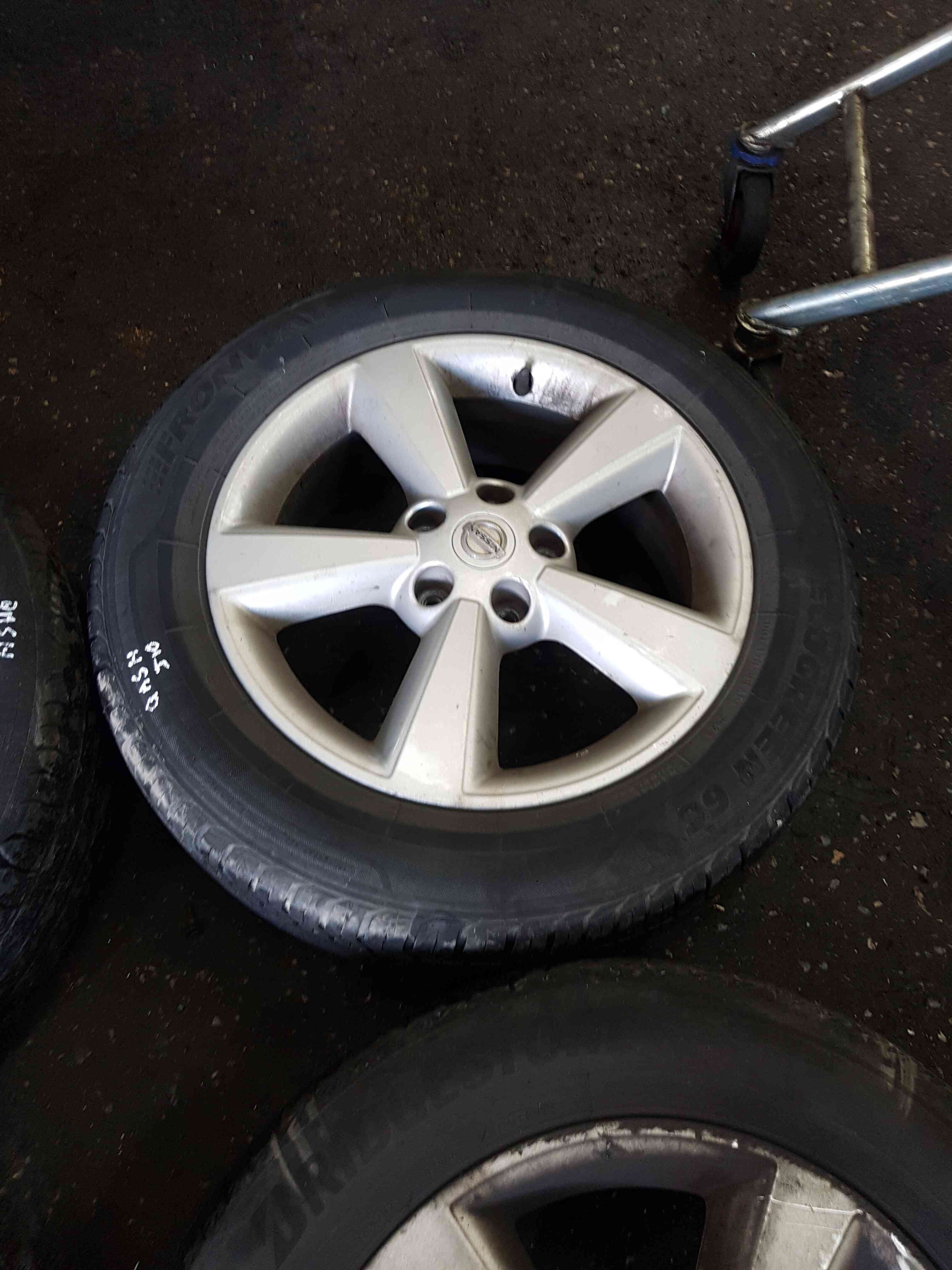 Thumb 5 Nissan Qashqai MK2 2006-2013 Alloy Wheel SET X4 17Inch + Tyre 215 60 17 6Mm  