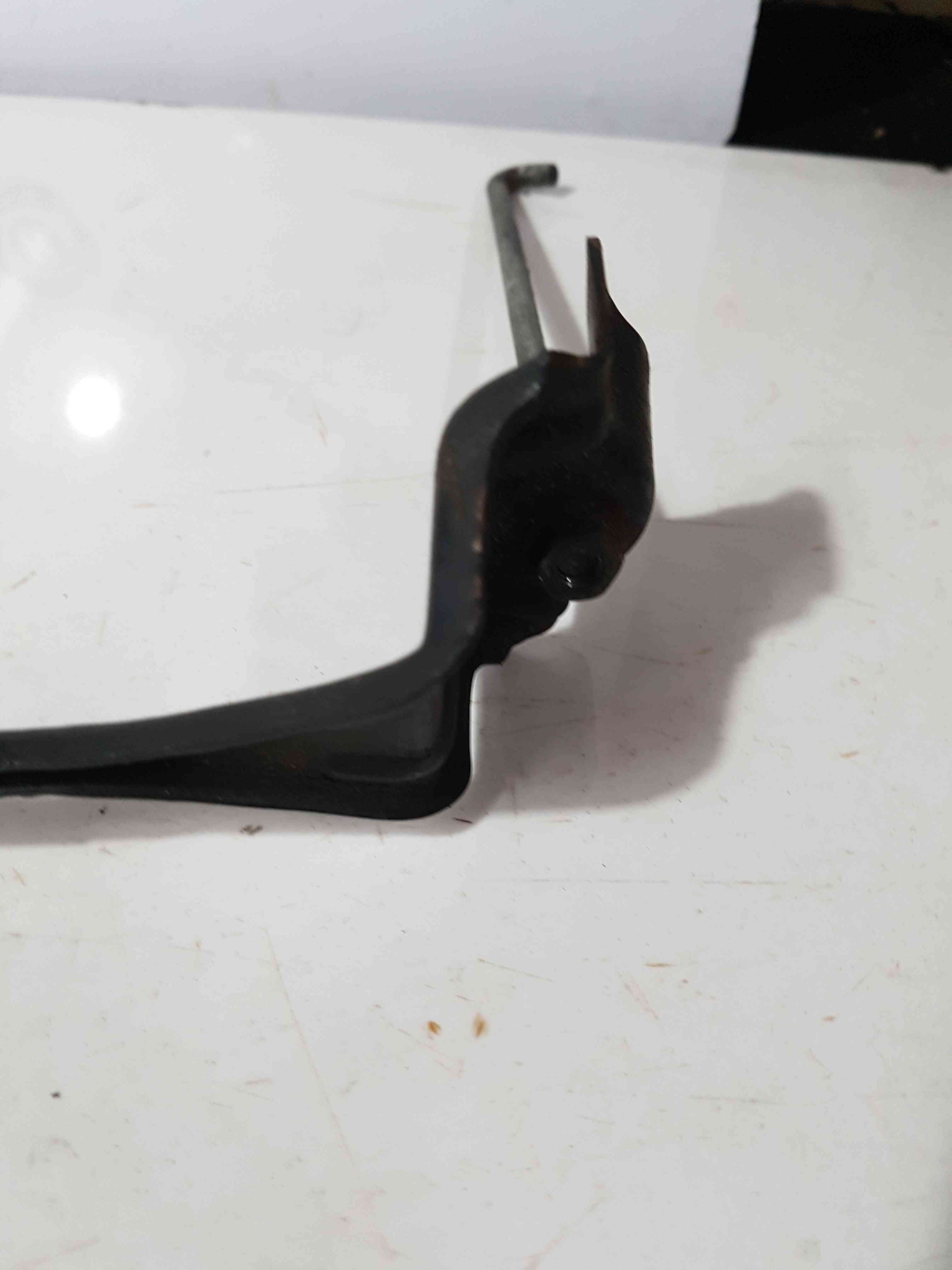 Thumb 6 Nissan Qashqai MK2 2006-2013 Battery Clamp