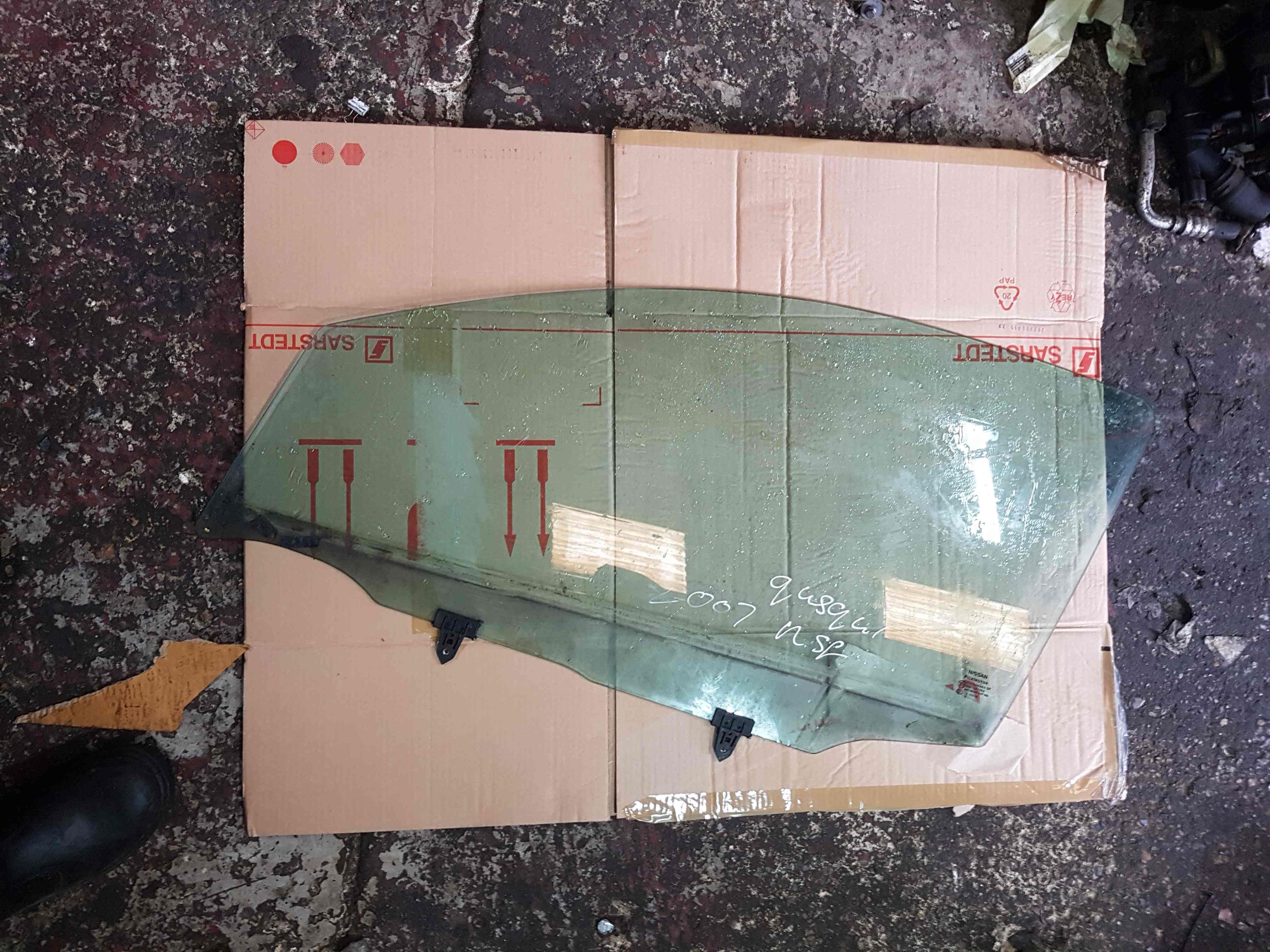 Thumb 8 Nissan Qashqai MK2 2006-2013 NSF Near Side Drivers Front Glass Window