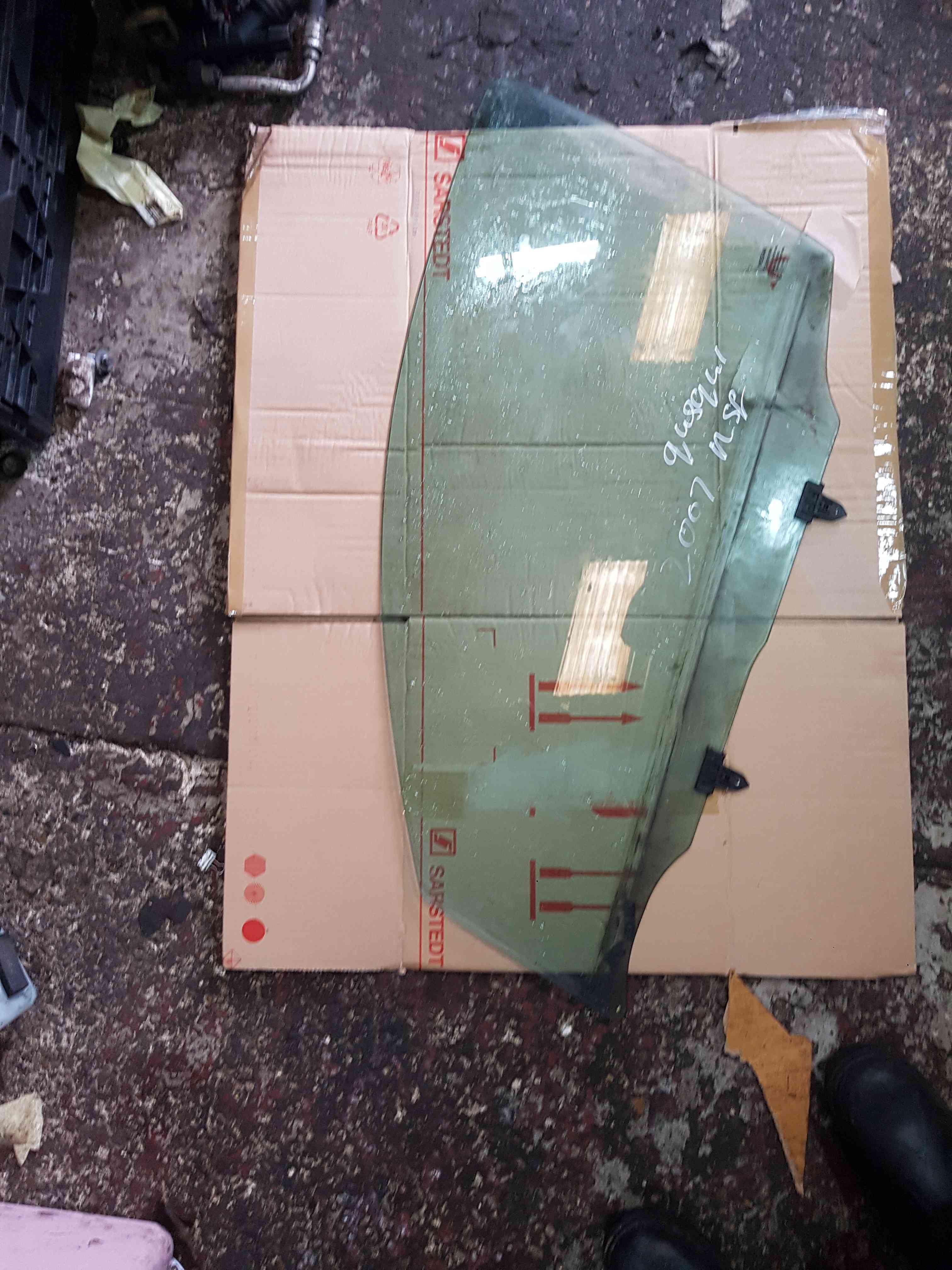 Thumb 2 Nissan Qashqai MK2 2006-2013 NSF Near Side Drivers Front Glass Window