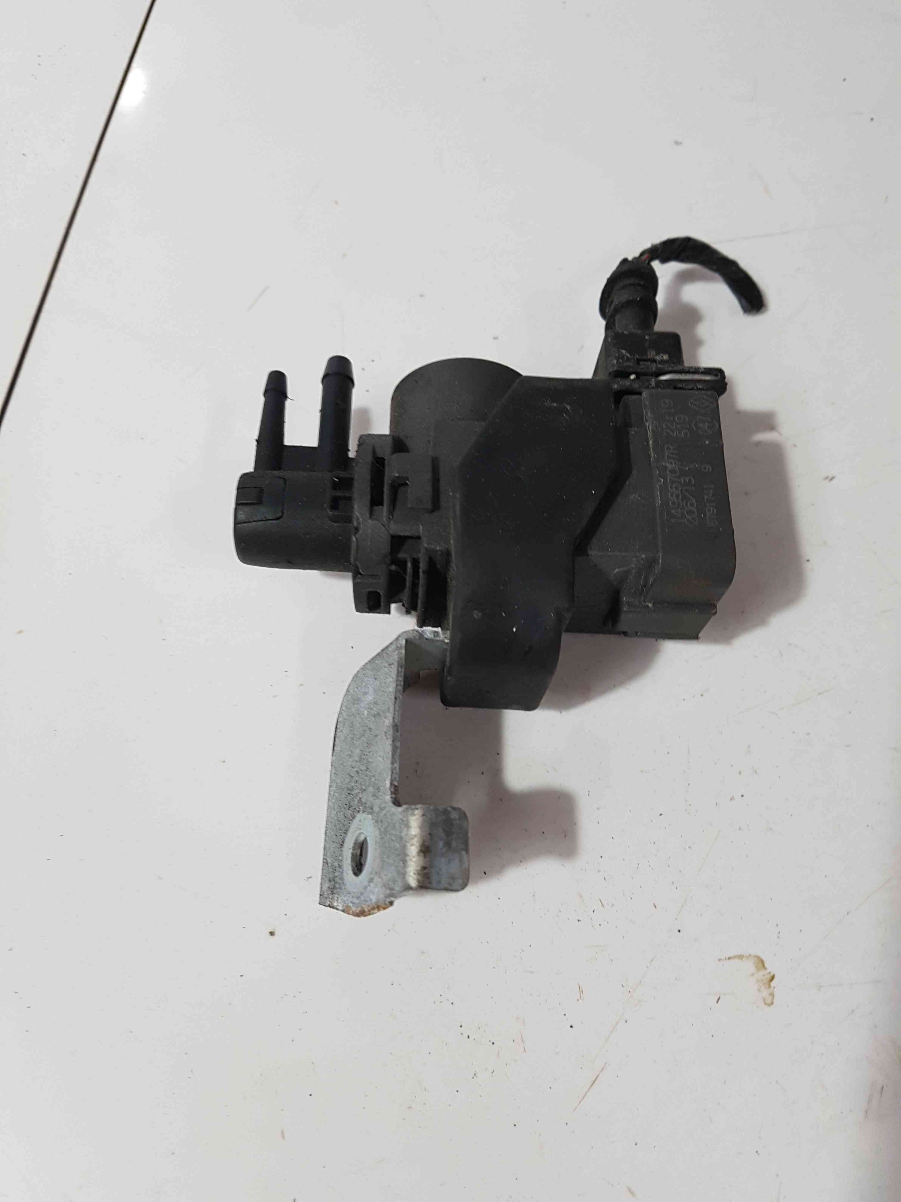 Thumb 7 Nissan Qashqai MK2 2006-2013 Turbo Boost Pressure Valve 149567097R