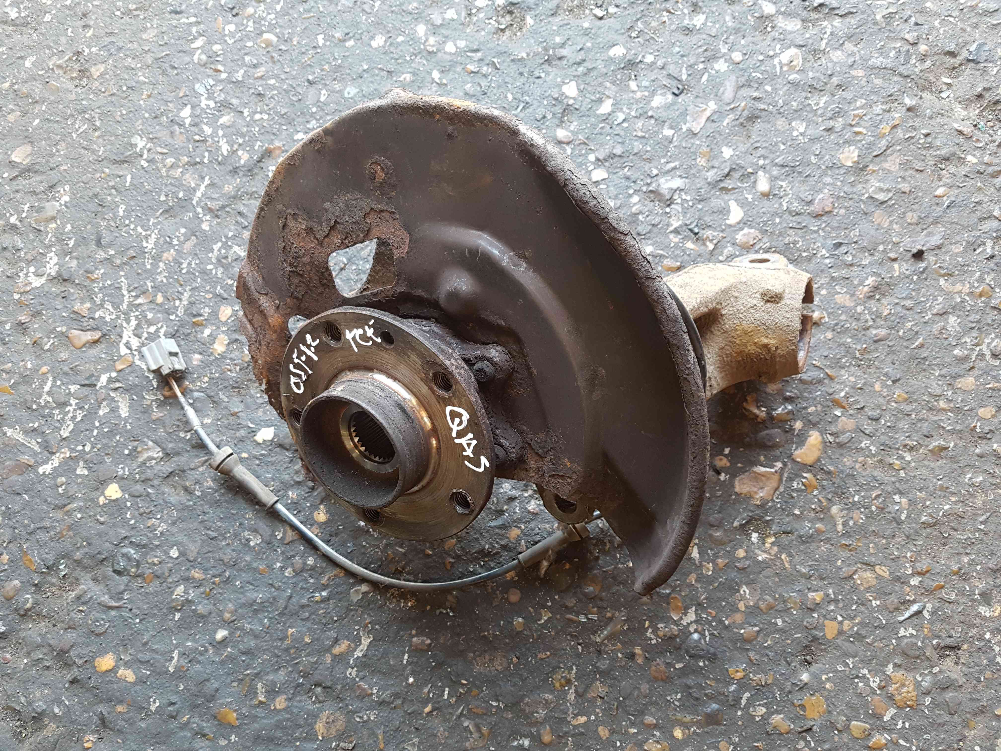 Thumb 4 Nissan Qashqai MK2 2013-2017 1.2 16V  TCE Osf Passenger Wheel HUB