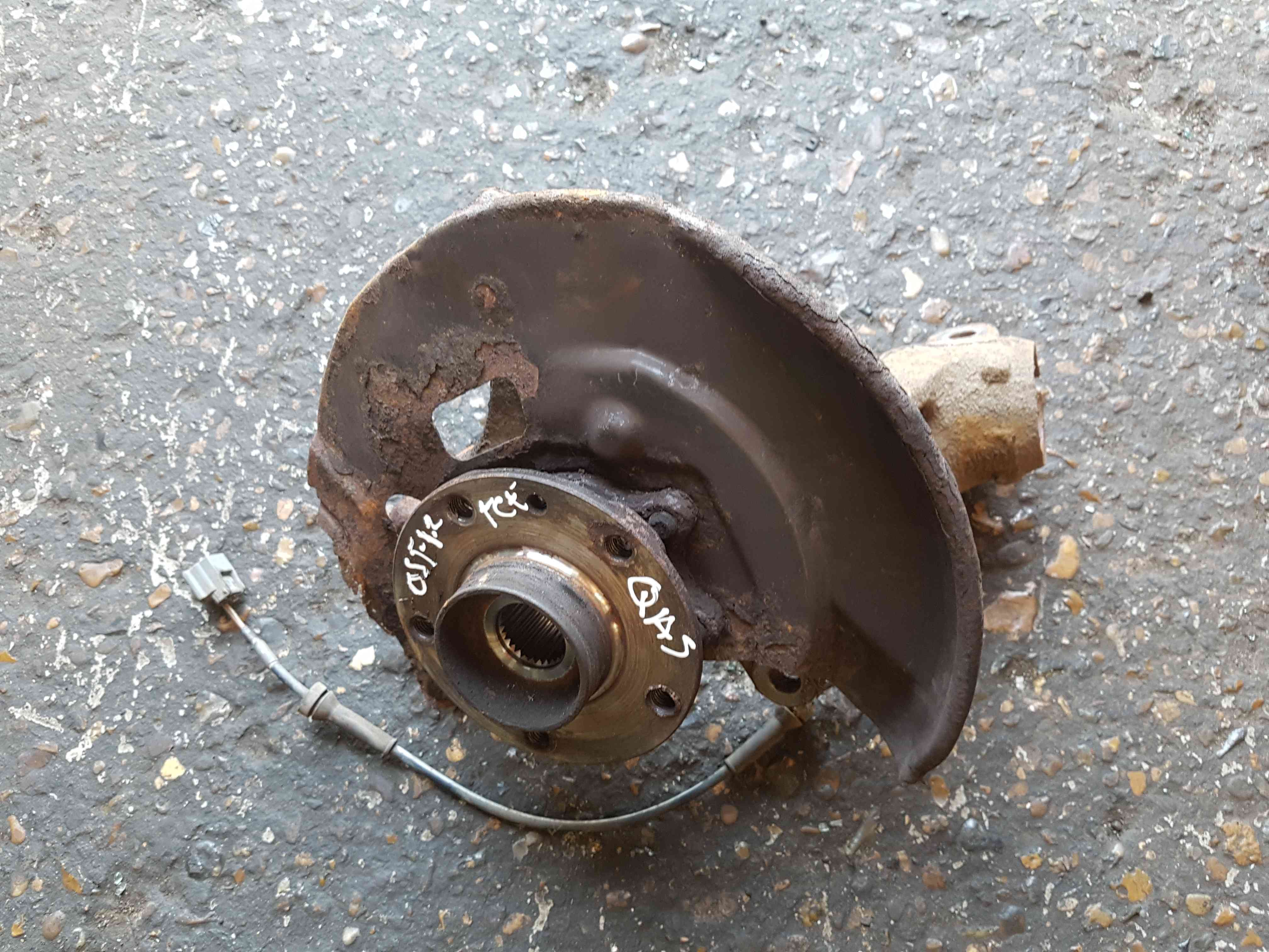 Thumb 6 Nissan Qashqai MK2 2013-2017 1.2 16V  TCE Osf Passenger Wheel HUB