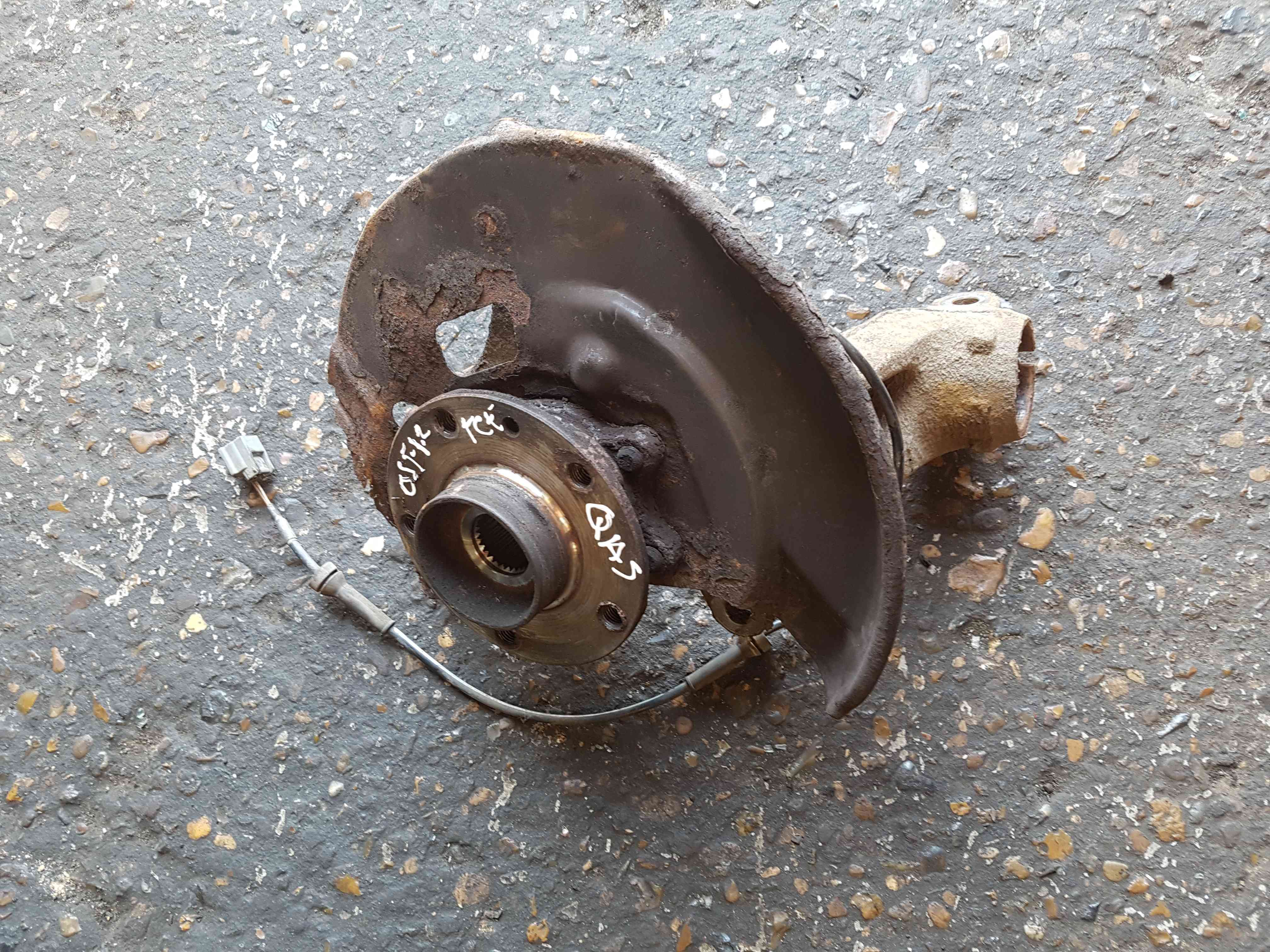 Nissan Qashqai MK2 2013-2017 1.2 16V  TCE Osf Passenger Wheel HUB
