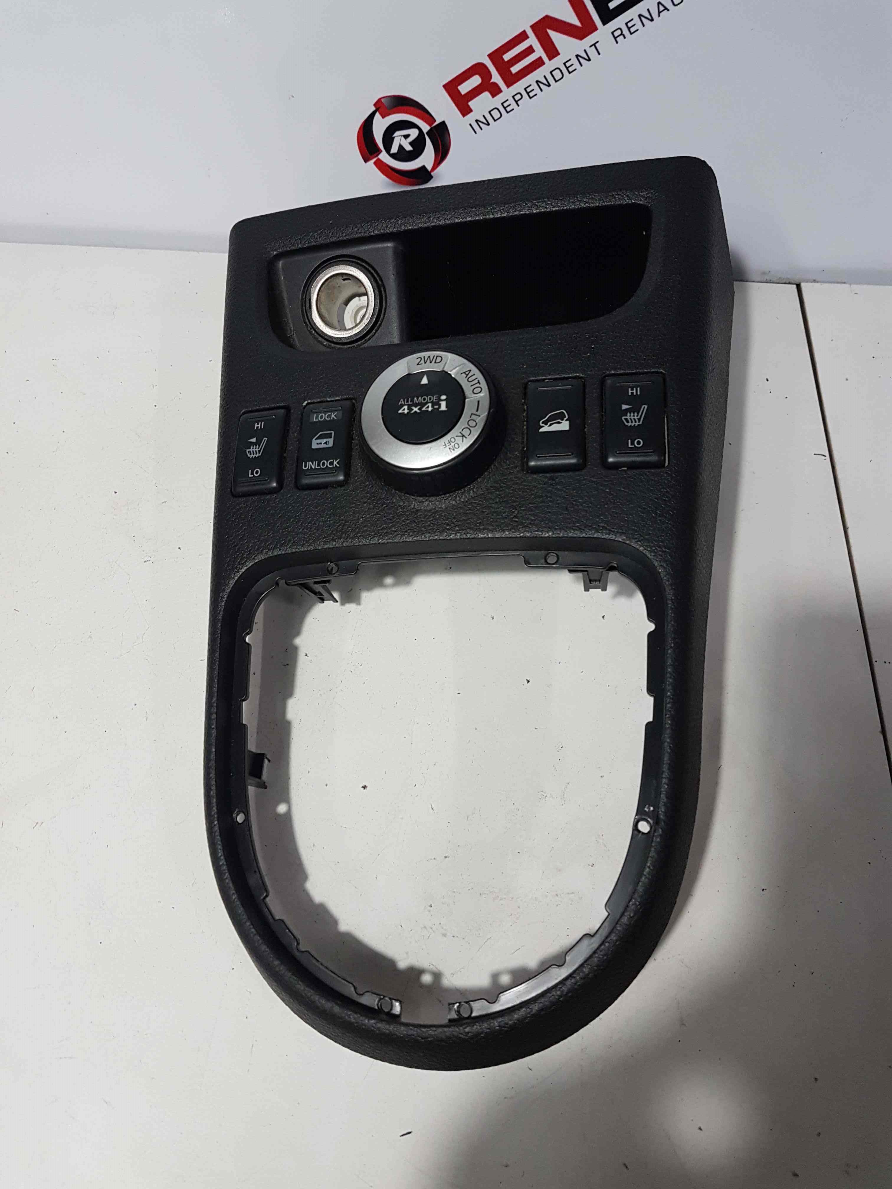 Thumb 2 Nissan X-Trail 2011-2014 Centre Controls Heated Seats Button Diff