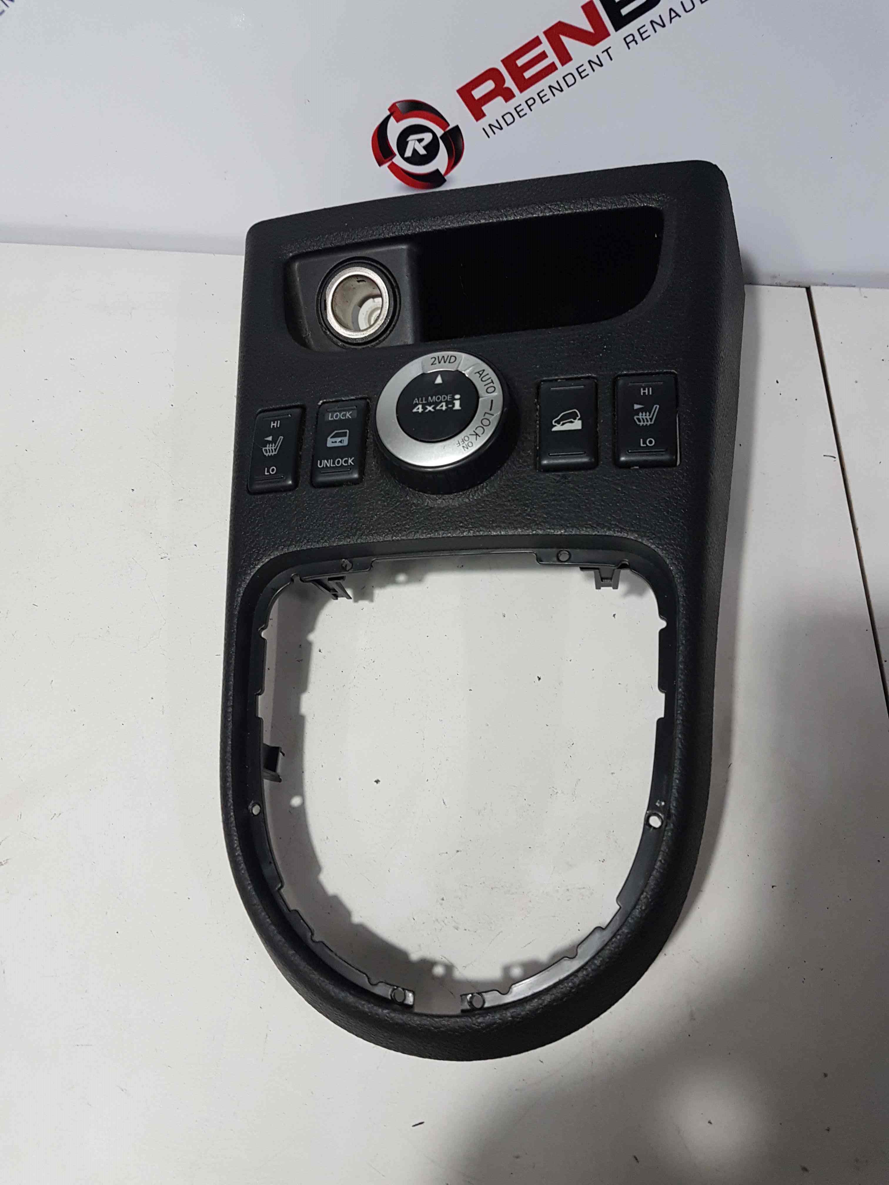 Nissan X-Trail 2011-2014 Centre Controls Heated Seats Button Diff