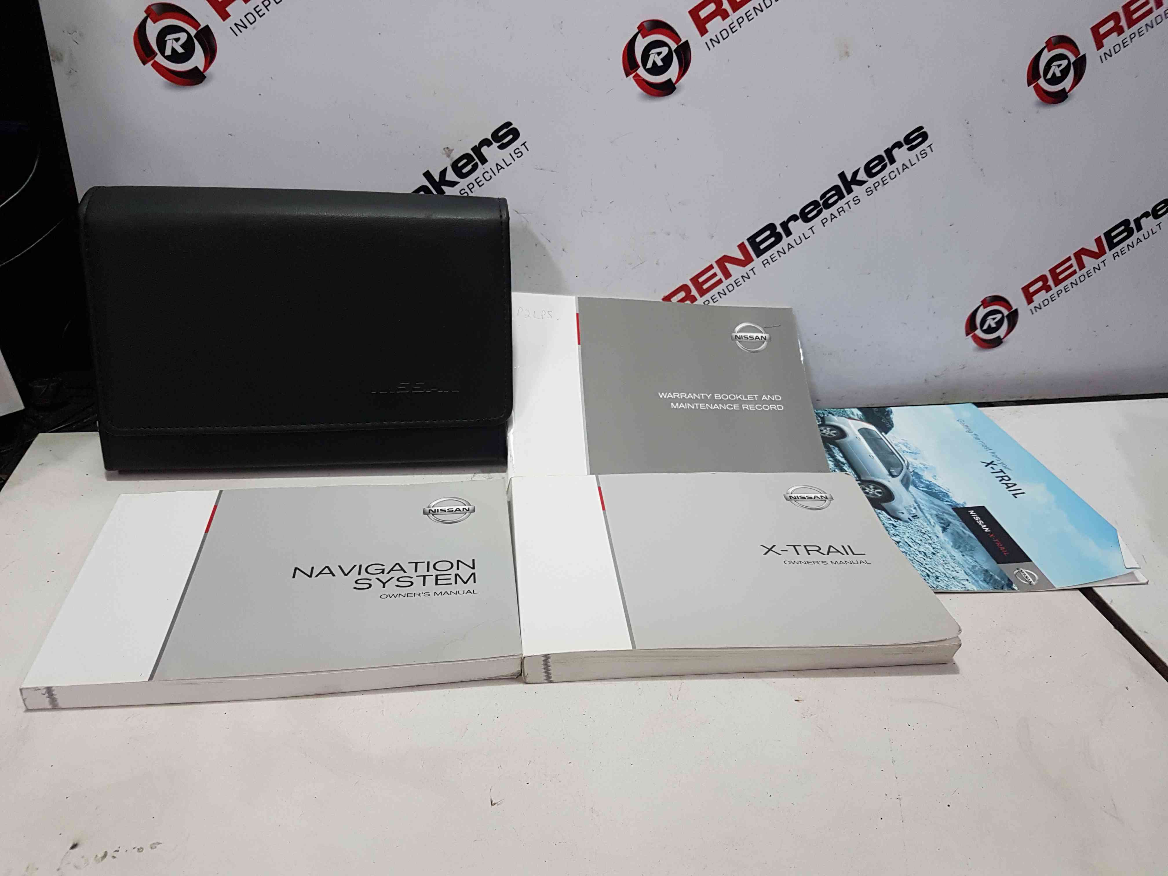 Thumb 2 Nissan X-Trail T31 2011-2014 Handbook Documents + Wallet
