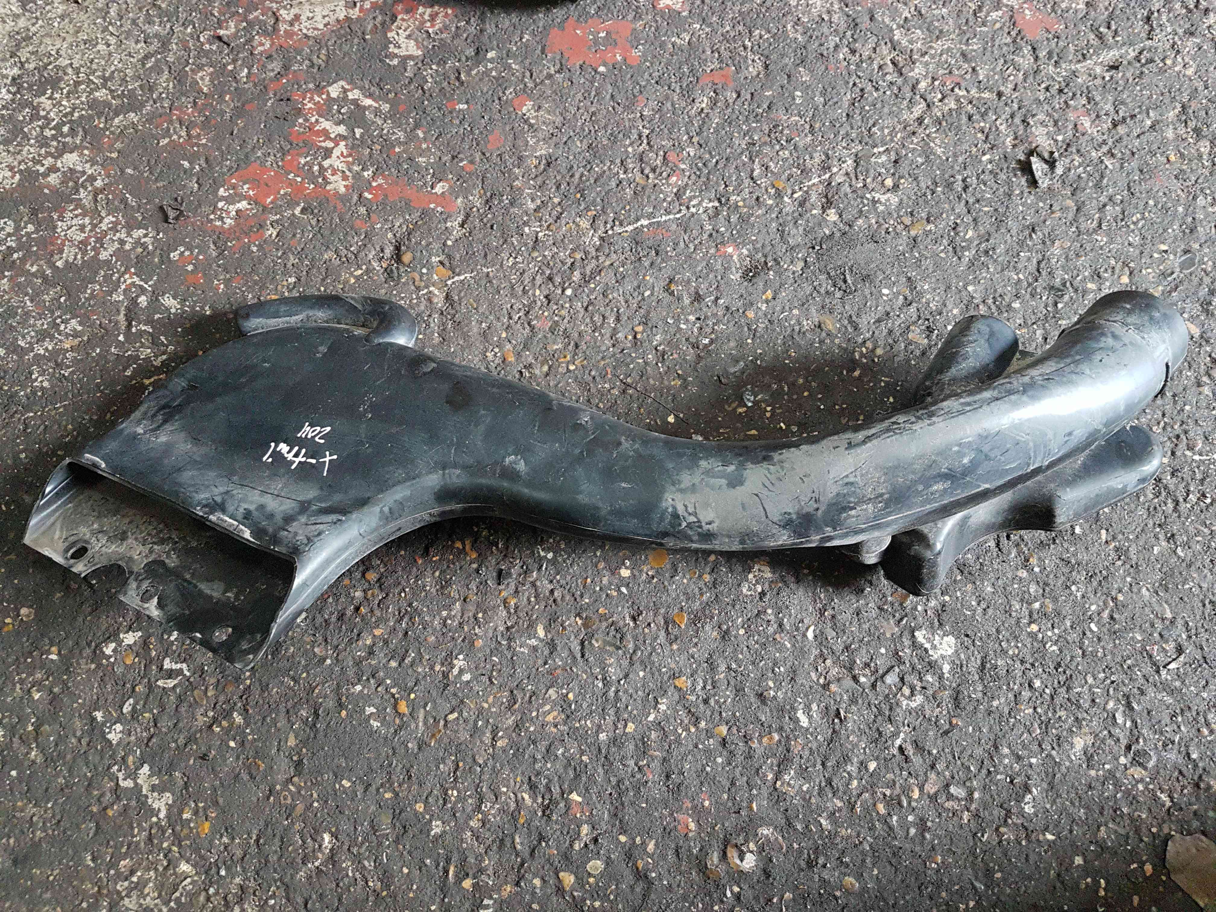 Thumb 2 Nissan X-Trail Tekna 2011-2014 Air Intake Duct Hose Pipe 1028087v01 1028087V01