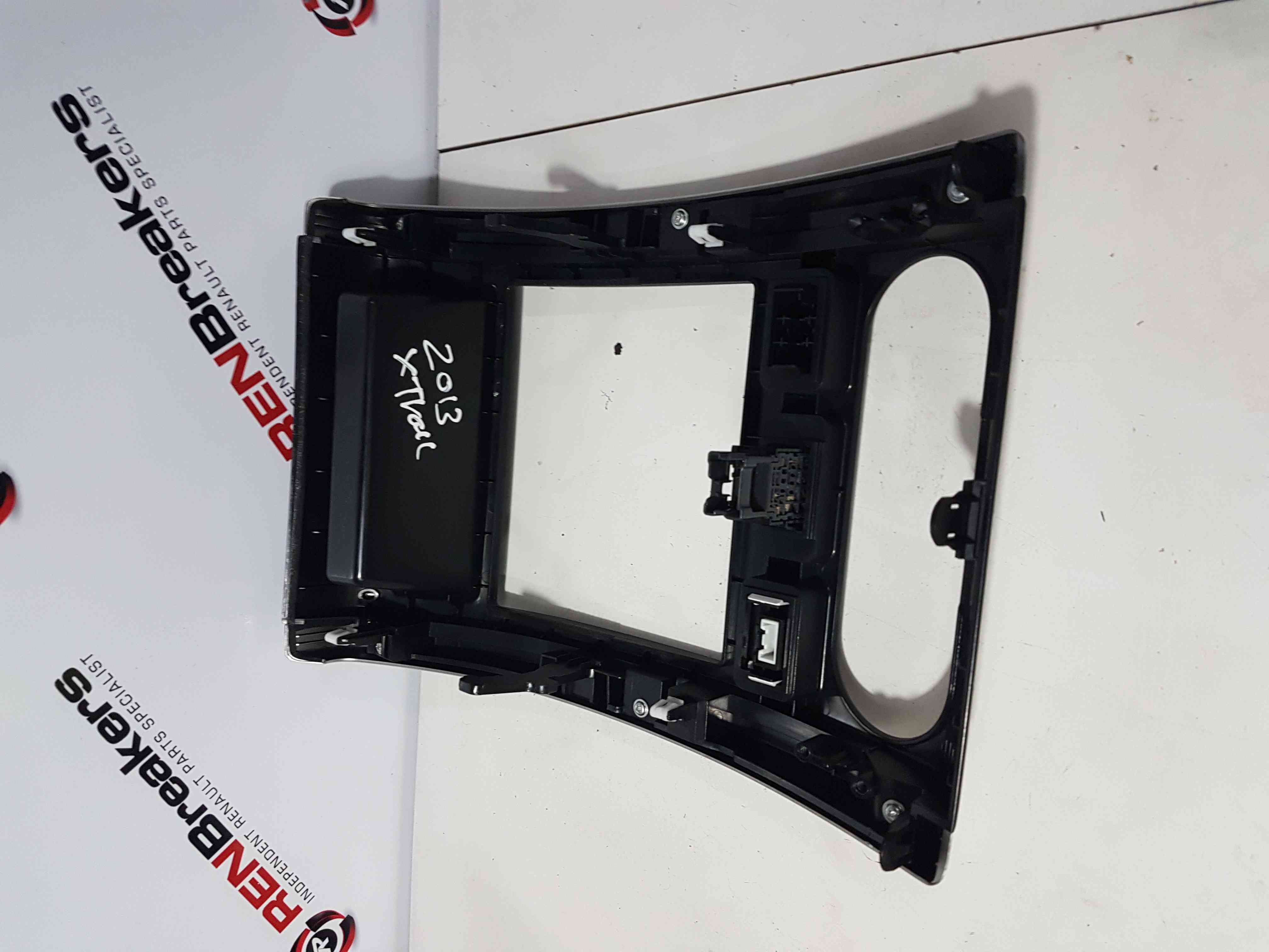 Thumb 5 Nissan X-Trail Tekna 2011-2014 Centre Surround Trim Hazard Button 68260JG40A