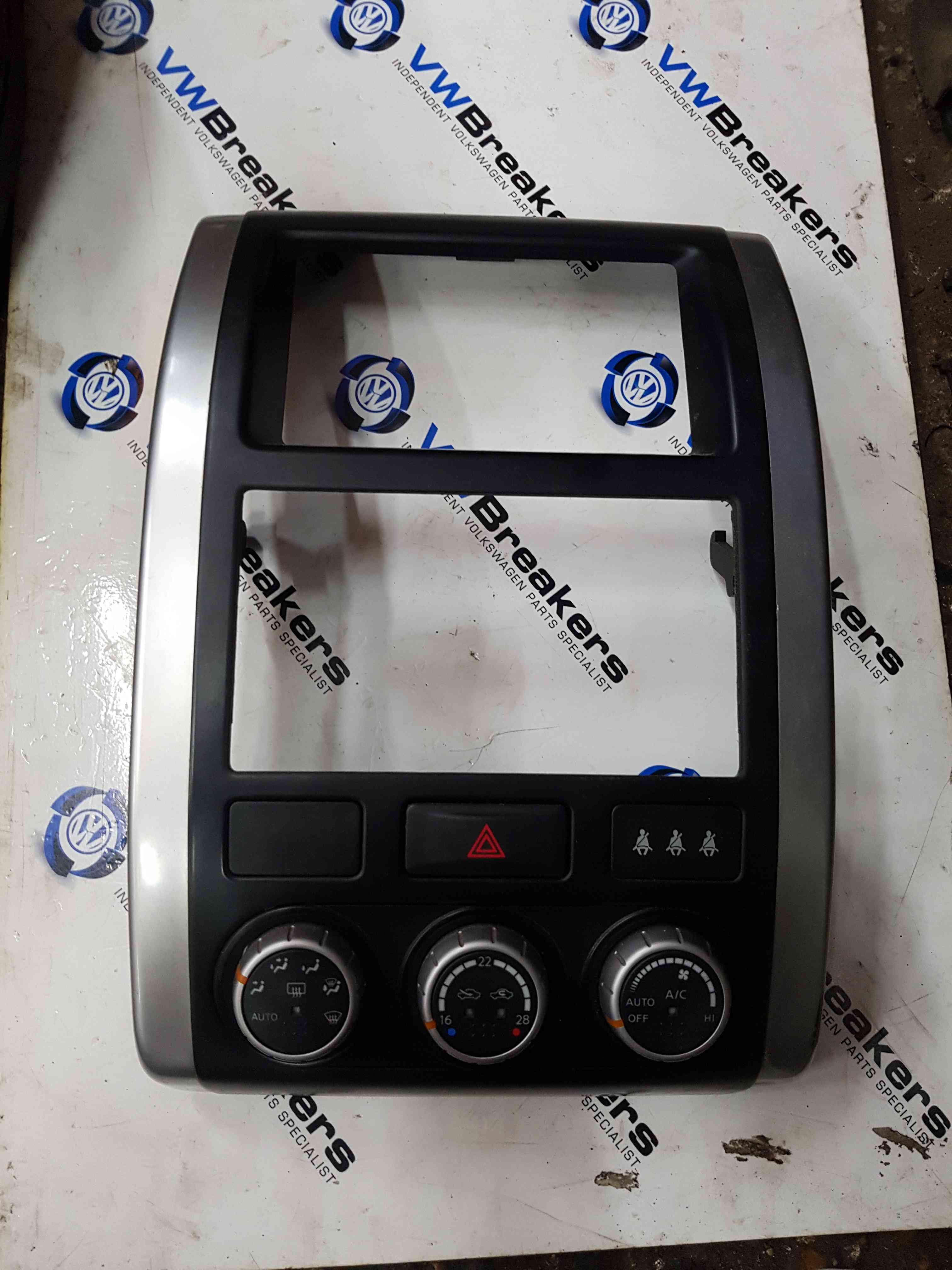 Thumb 3 Nissan X-Trail Tekna 2011-2014 Centre Surround Trim Hazard Heater Controls