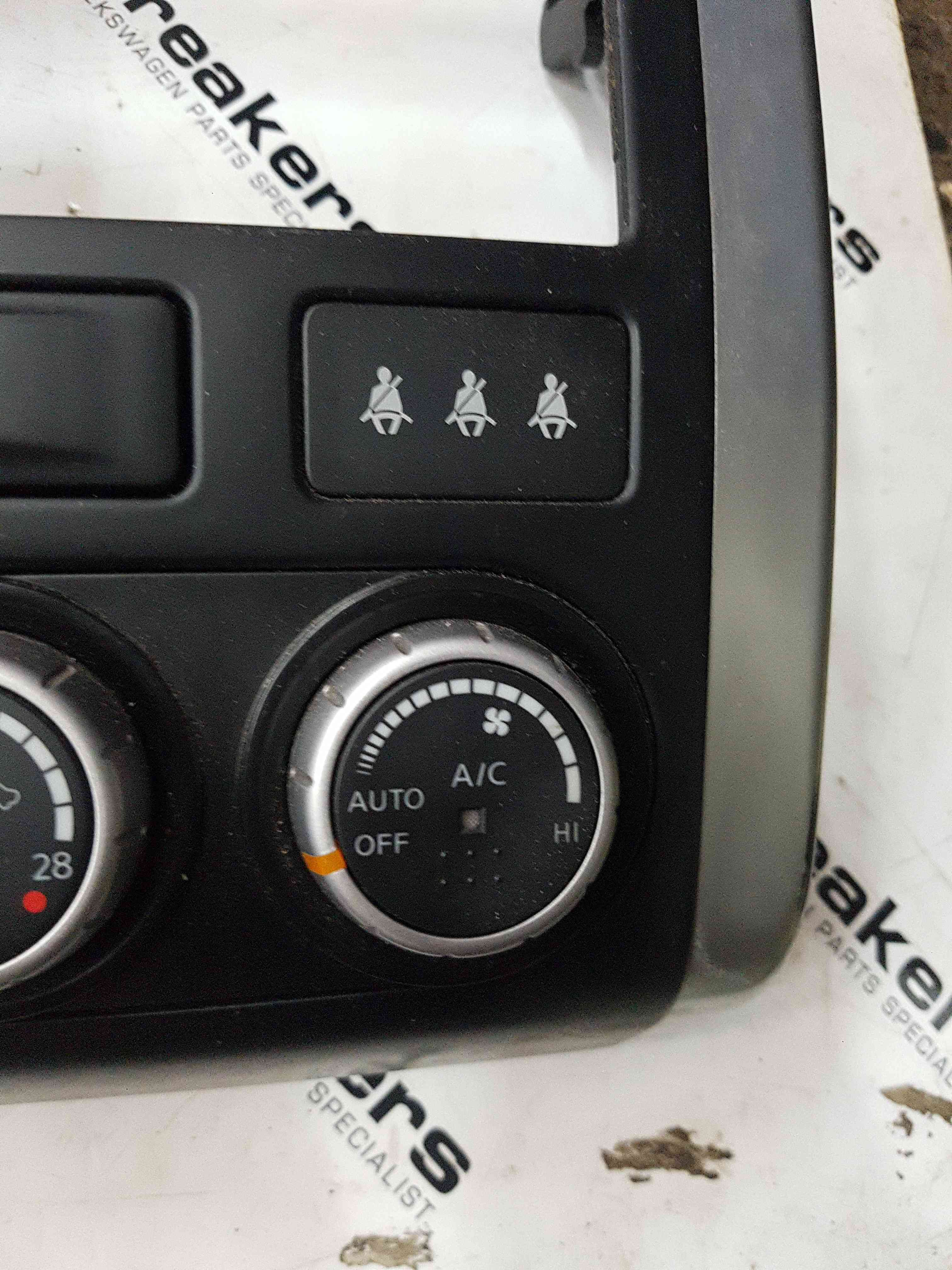 Thumb 5 Nissan X-Trail Tekna 2011-2014 Centre Surround Trim Hazard Heater Controls