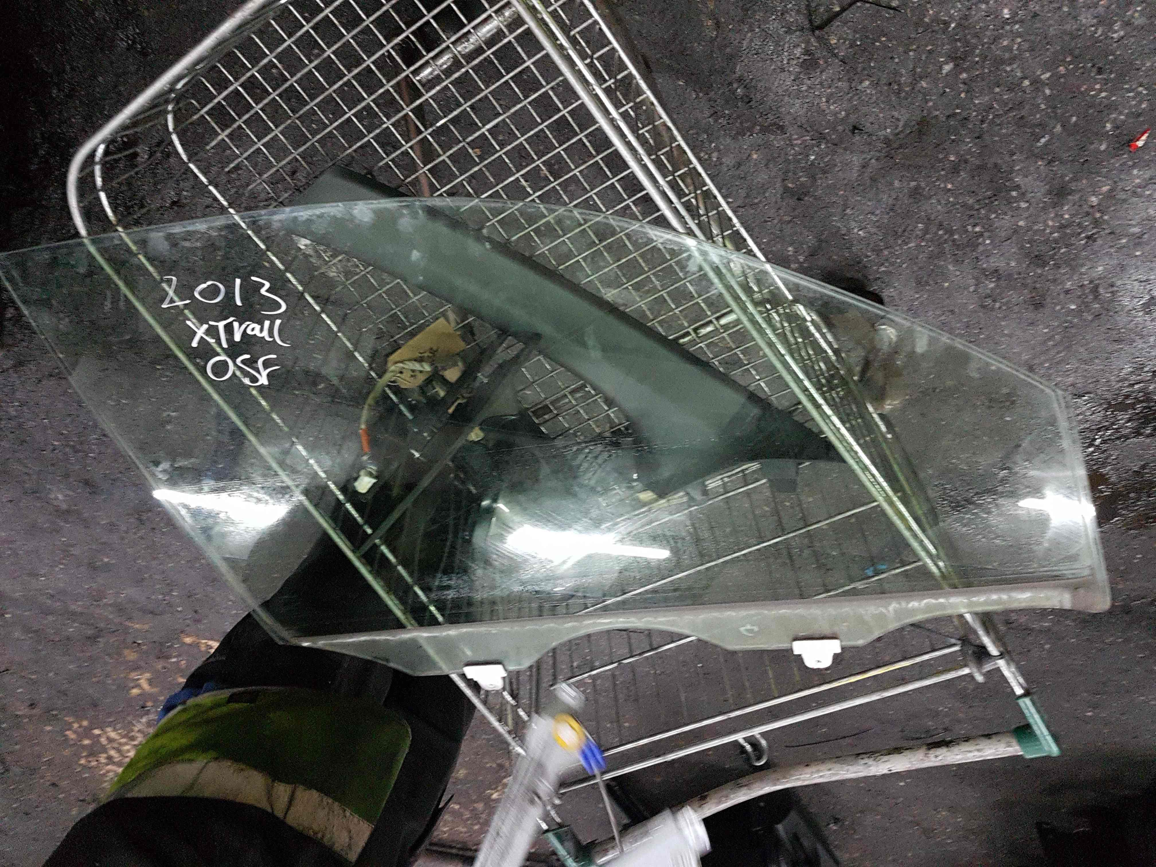 Thumb 3 Nissan X-Trail Tekna 2011-2014 Drivers OSF Front Window Glass