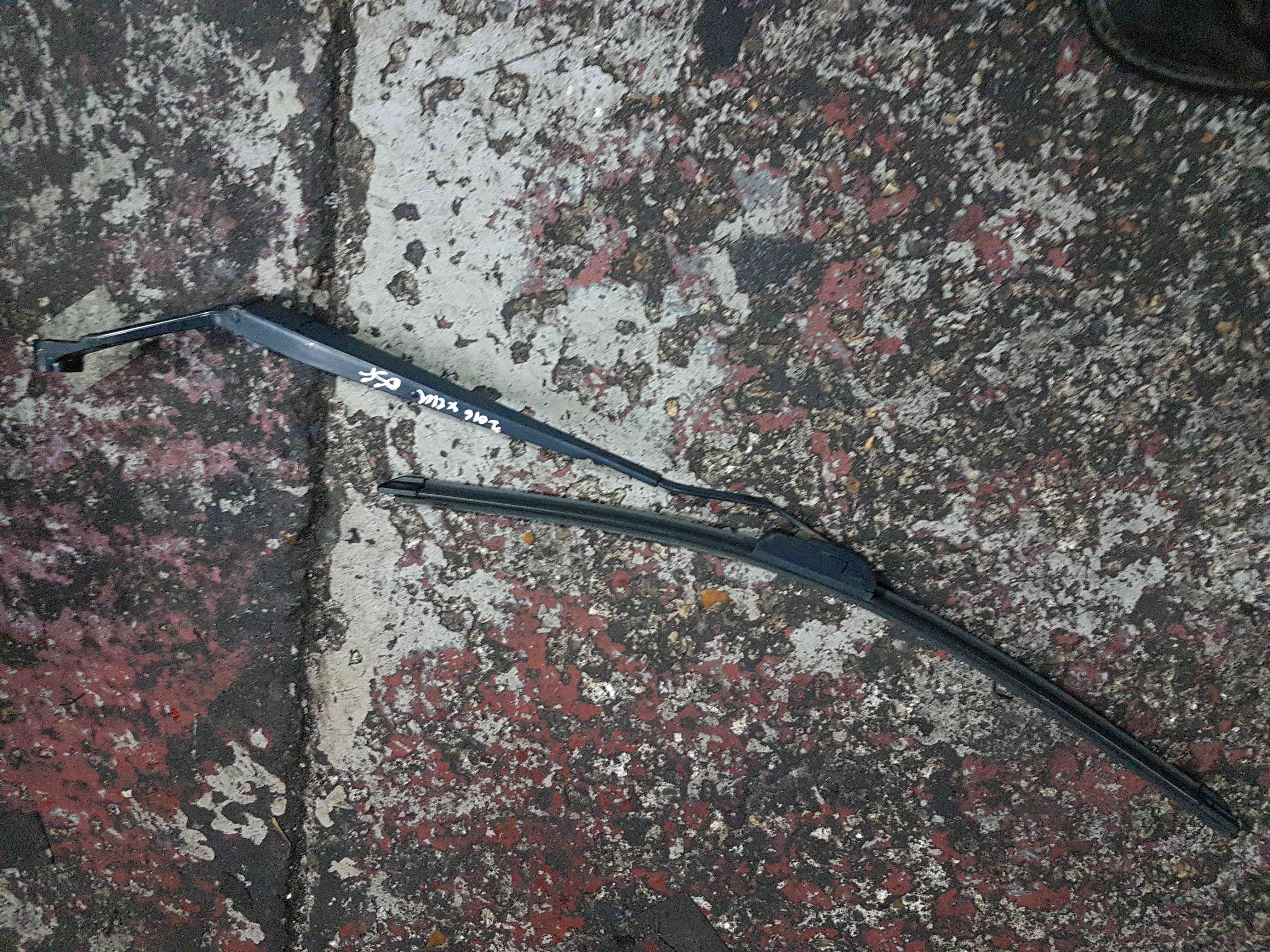 Thumb 2 Nissan X-Trail Tekna 2011-2014 Drivers OSF Front Wiper ARM