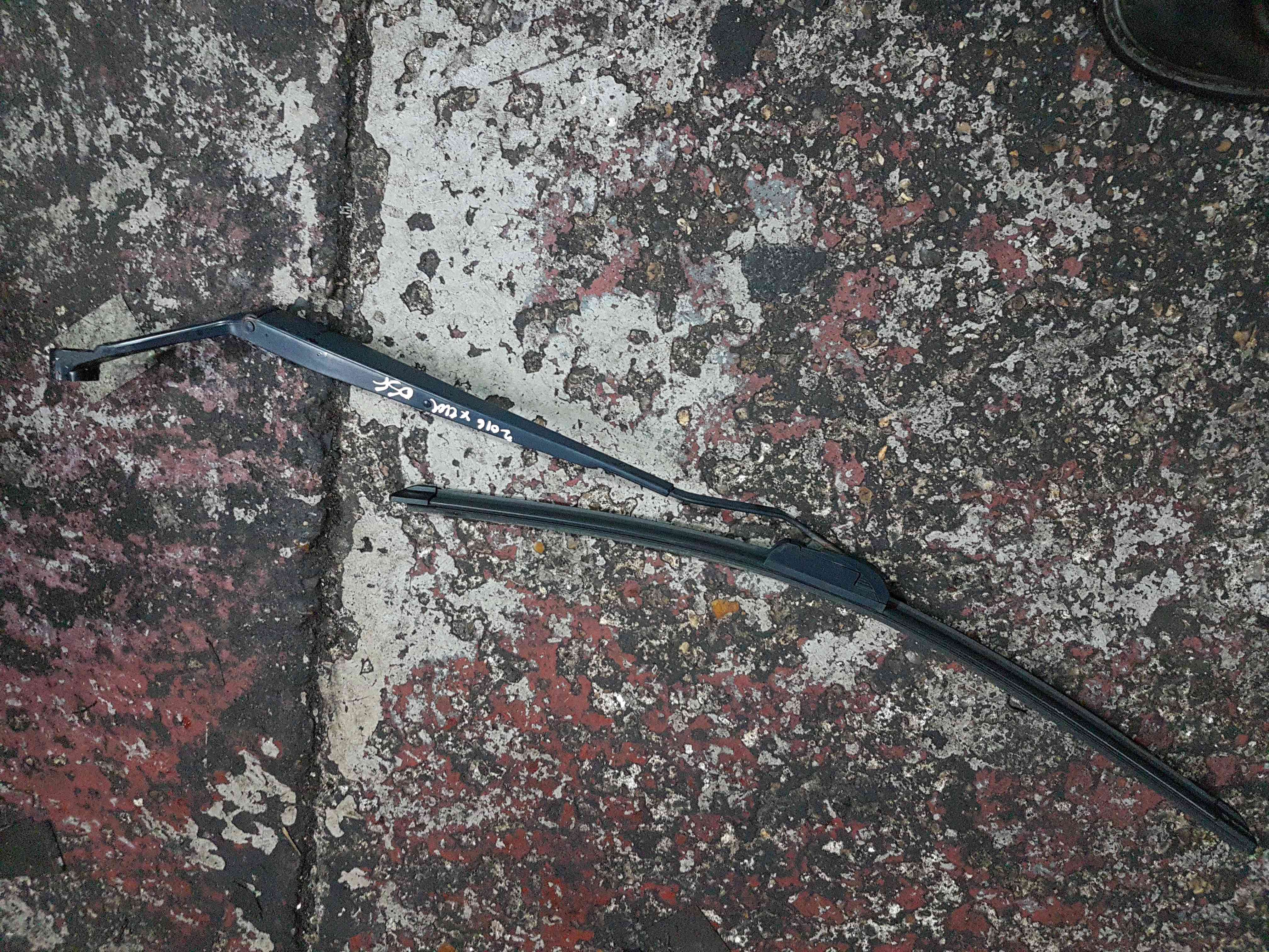 Thumb 4 Nissan X-Trail Tekna 2011-2014 Drivers OSF Front Wiper ARM