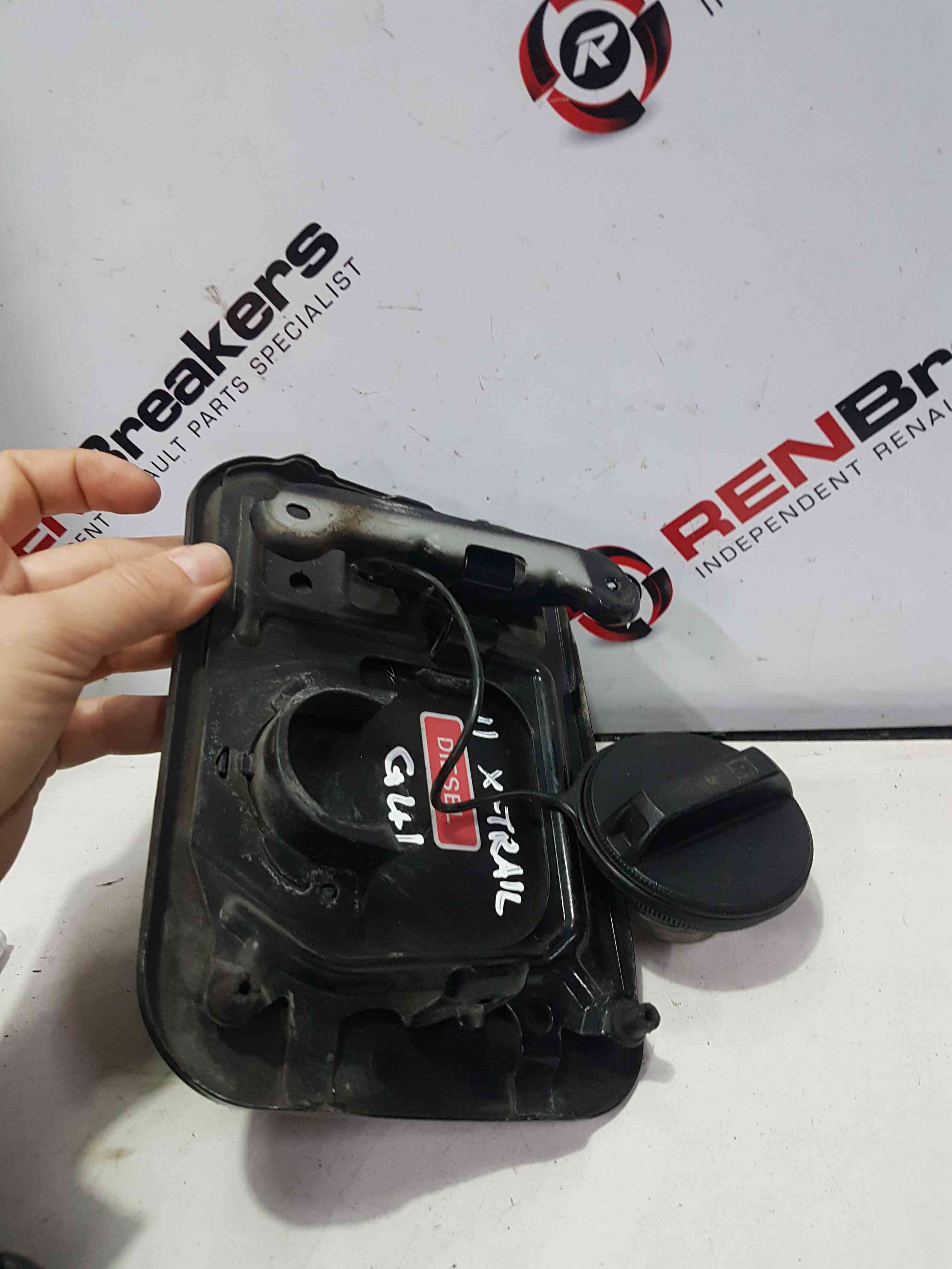 Thumb 3 Nissan X-Trail Tekna 2011-2014 Fuel Flap + Hinge  G41