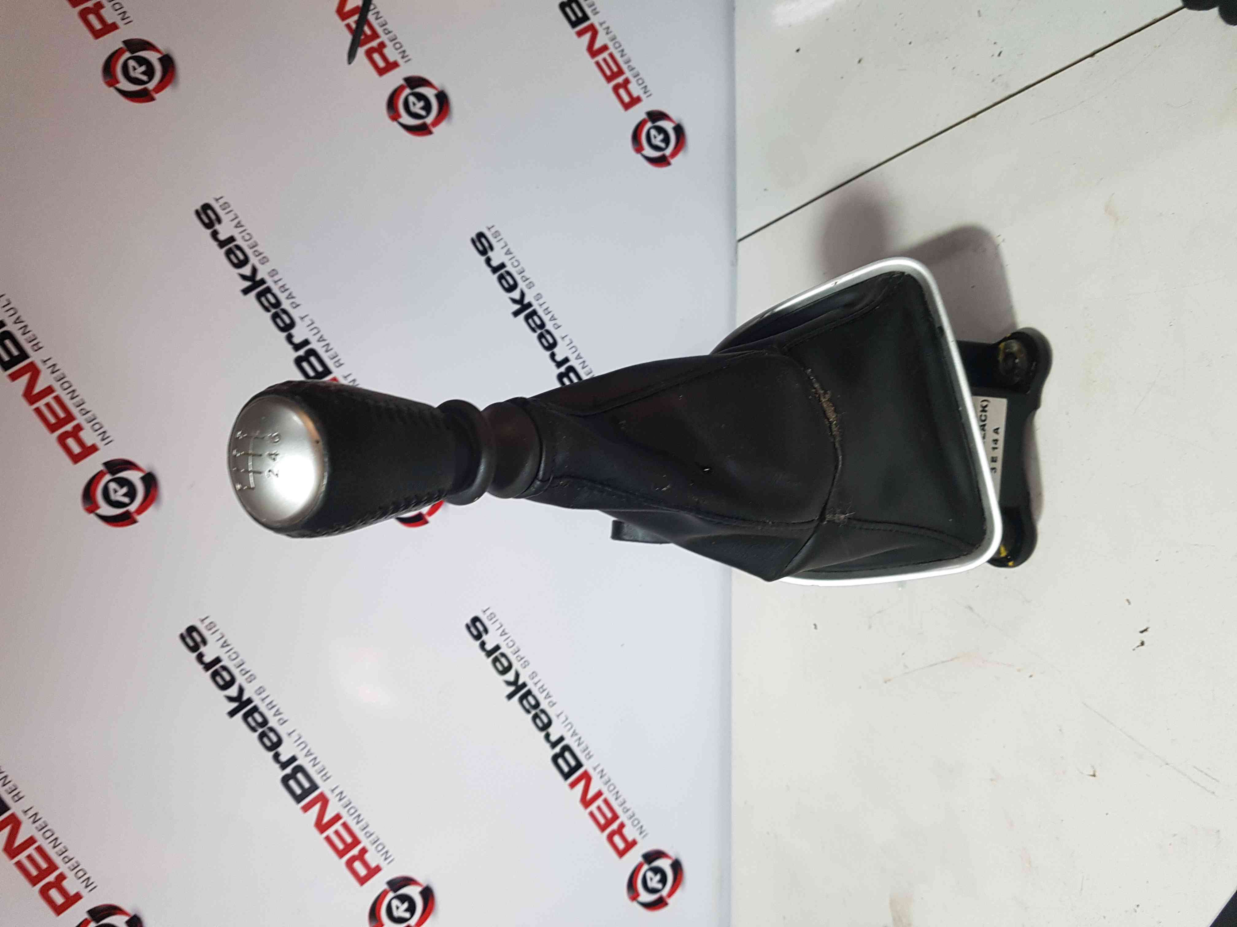 Thumb 3 Nissan X-Trail Tekna 2011-2014 Gearstick Mechanism Knob