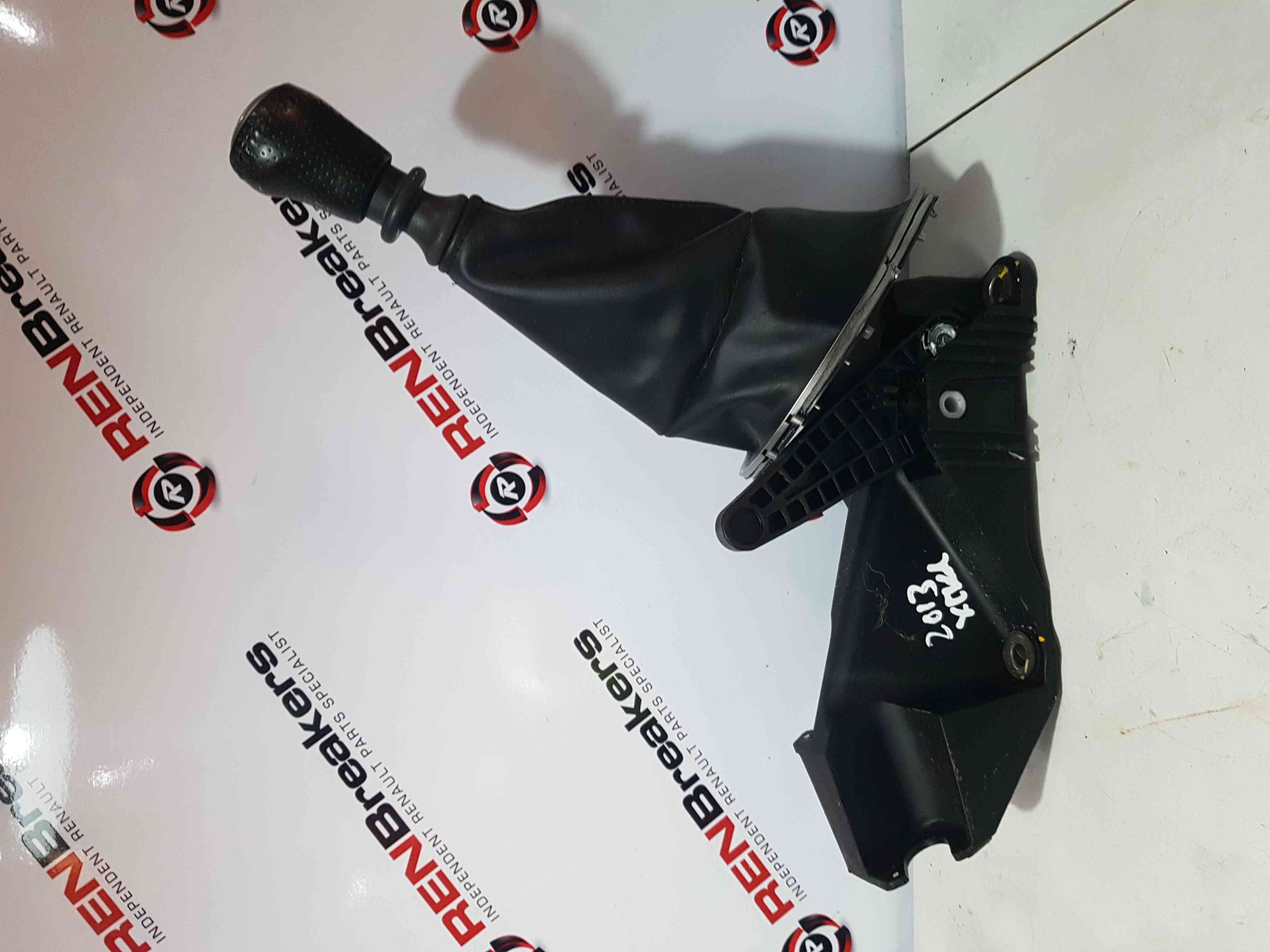 Thumb 9 Nissan X-Trail Tekna 2011-2014 Gearstick Mechanism Knob