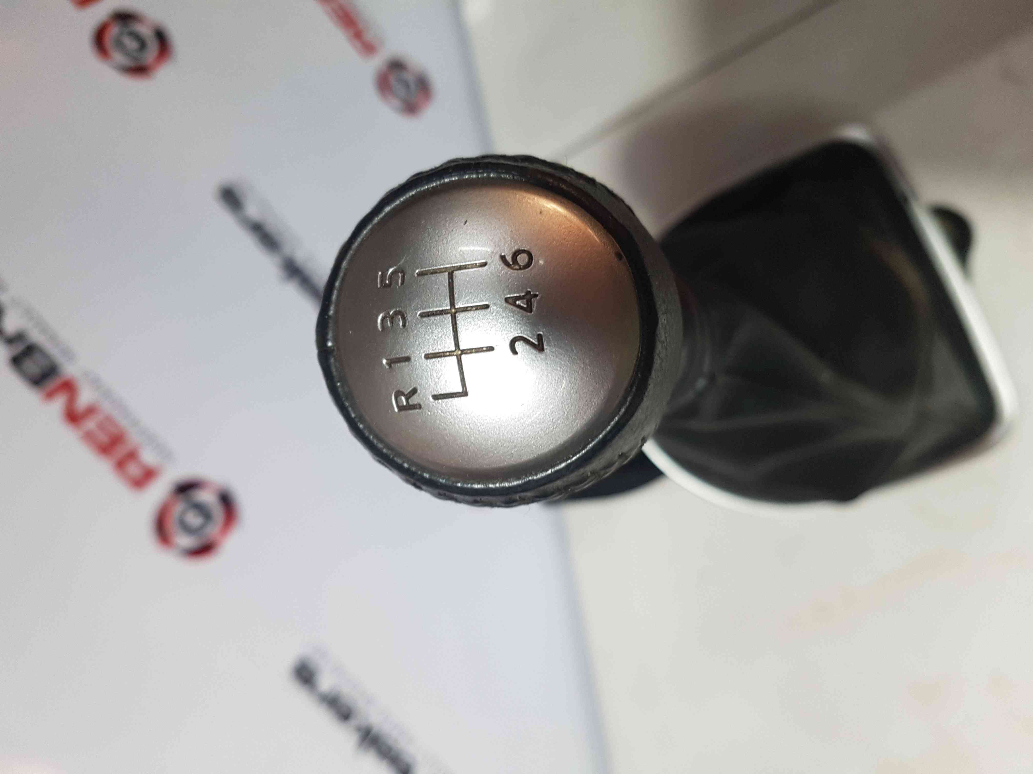 Thumb 4 Nissan X-Trail Tekna 2011-2014 Gearstick Mechanism Knob