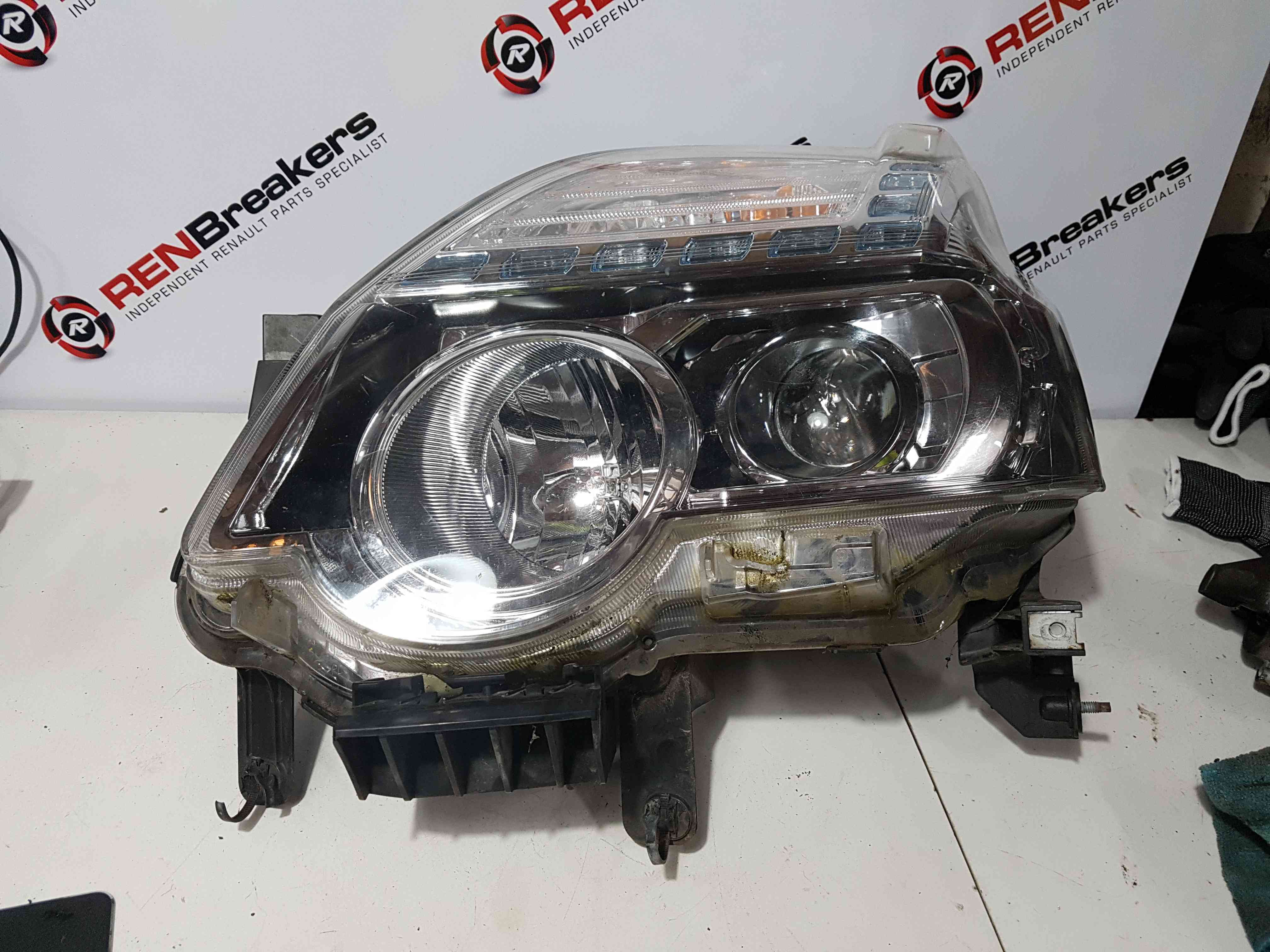 Thumb 8 Nissan X-Trail Tekna 2011-2014 NSF Passenger Front Headlight  EANA36310117