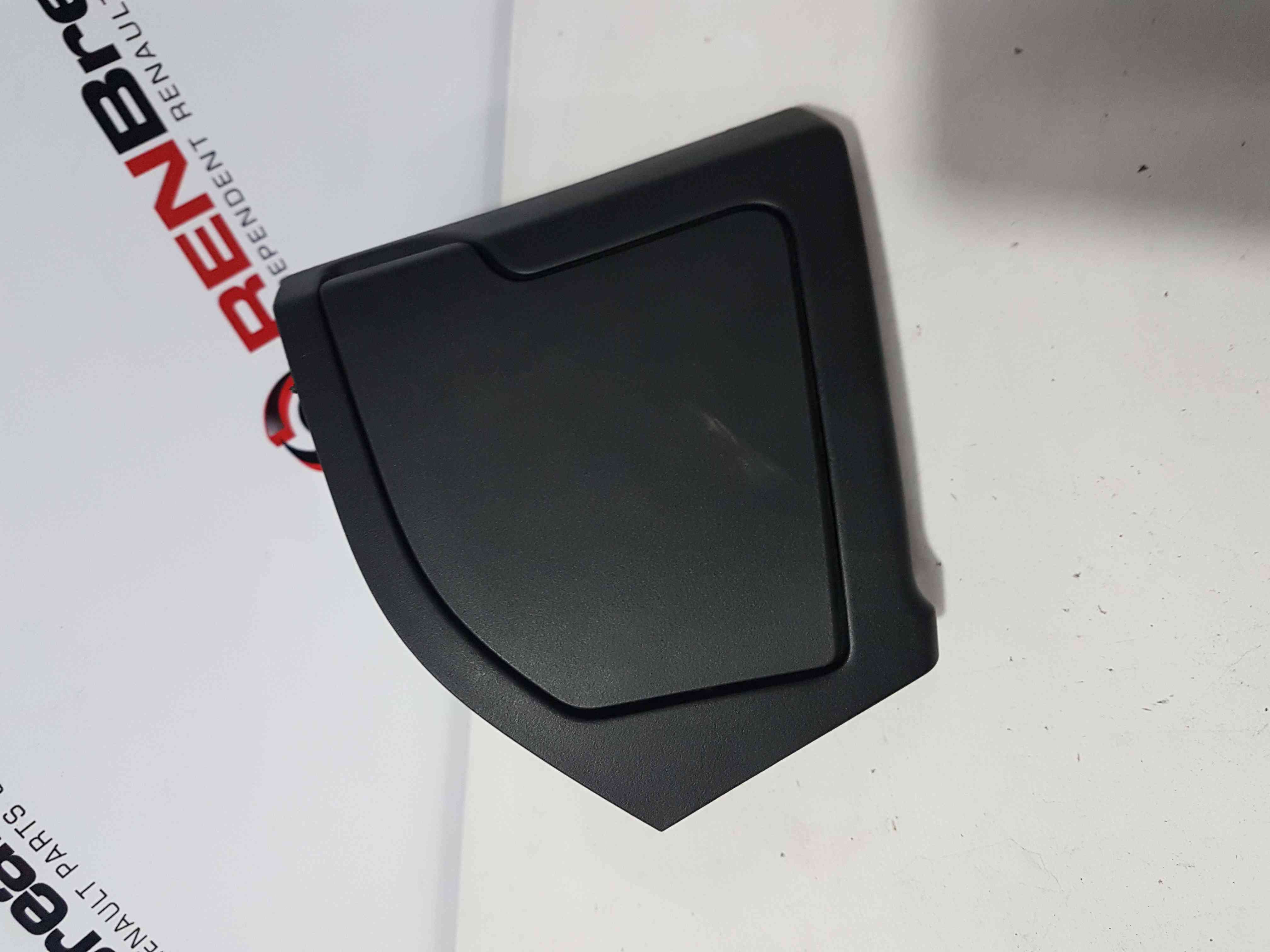 Thumb 3 Nissan X-Trail Tekna 2011-2014 Passenger NSF Front CUP Holder 68431JG00A