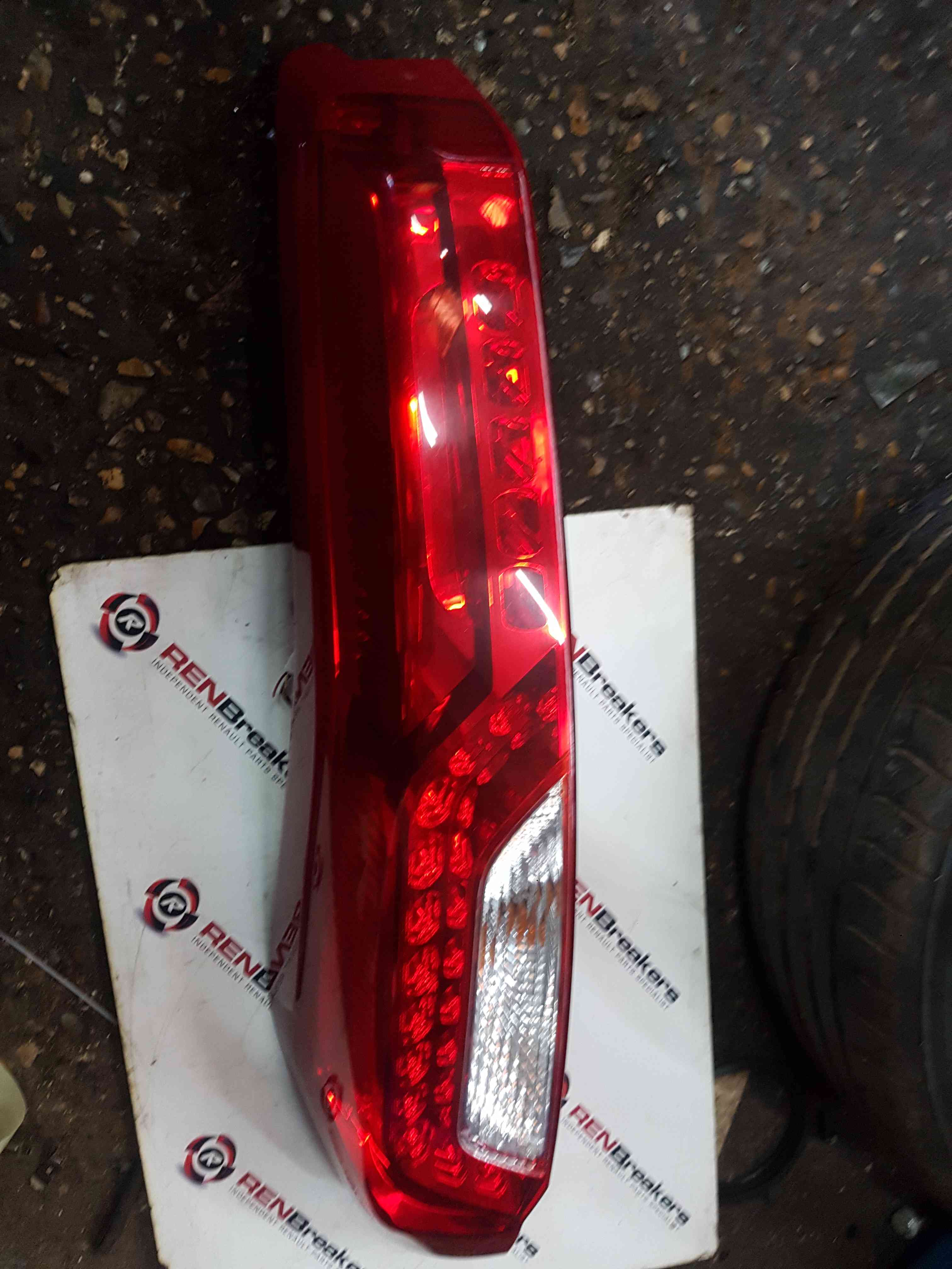 Thumb 2 Nissan X-Trail Tekna 2011-2014 Passenger NSR Rear Light K55