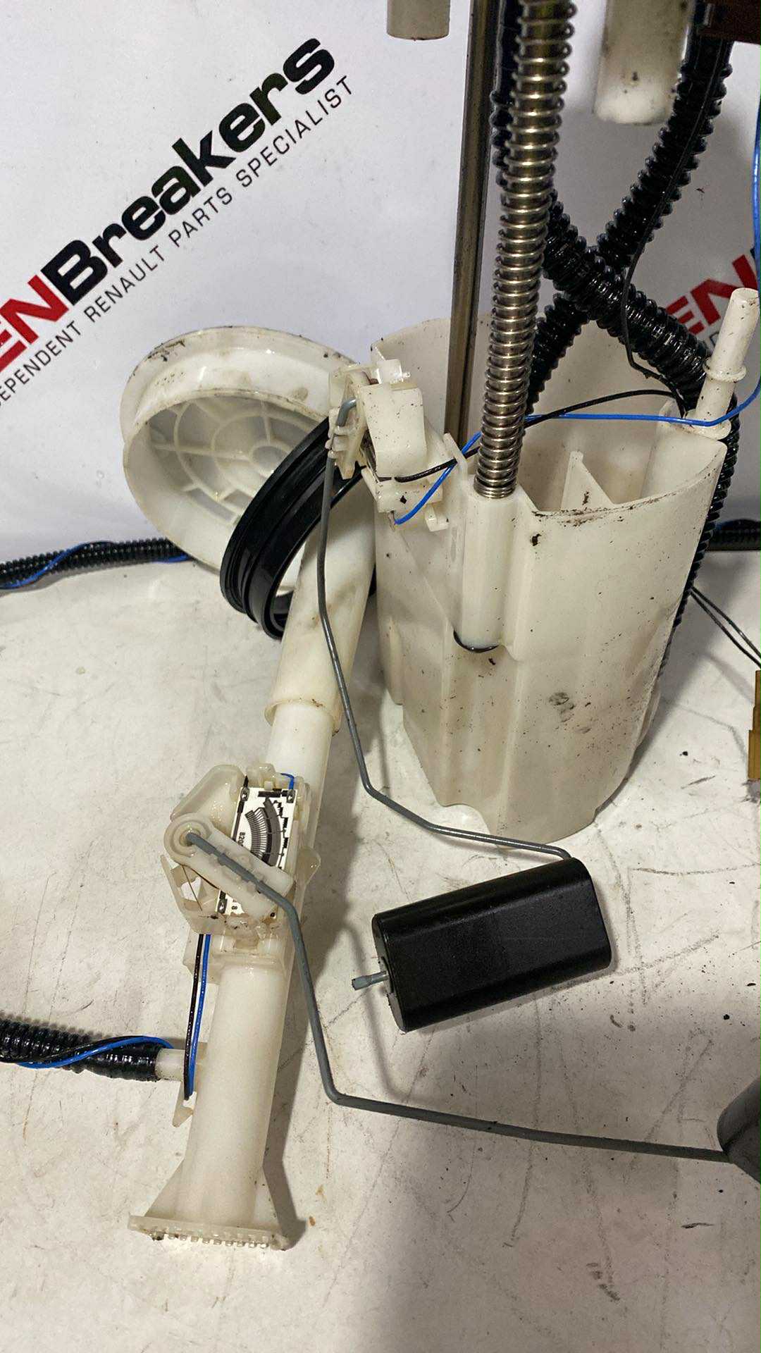 Thumb 4 Nissan X-Trail Tekna 2011-2014 T31 2.0 DCI Diesel Fuel Sender Pump Both 