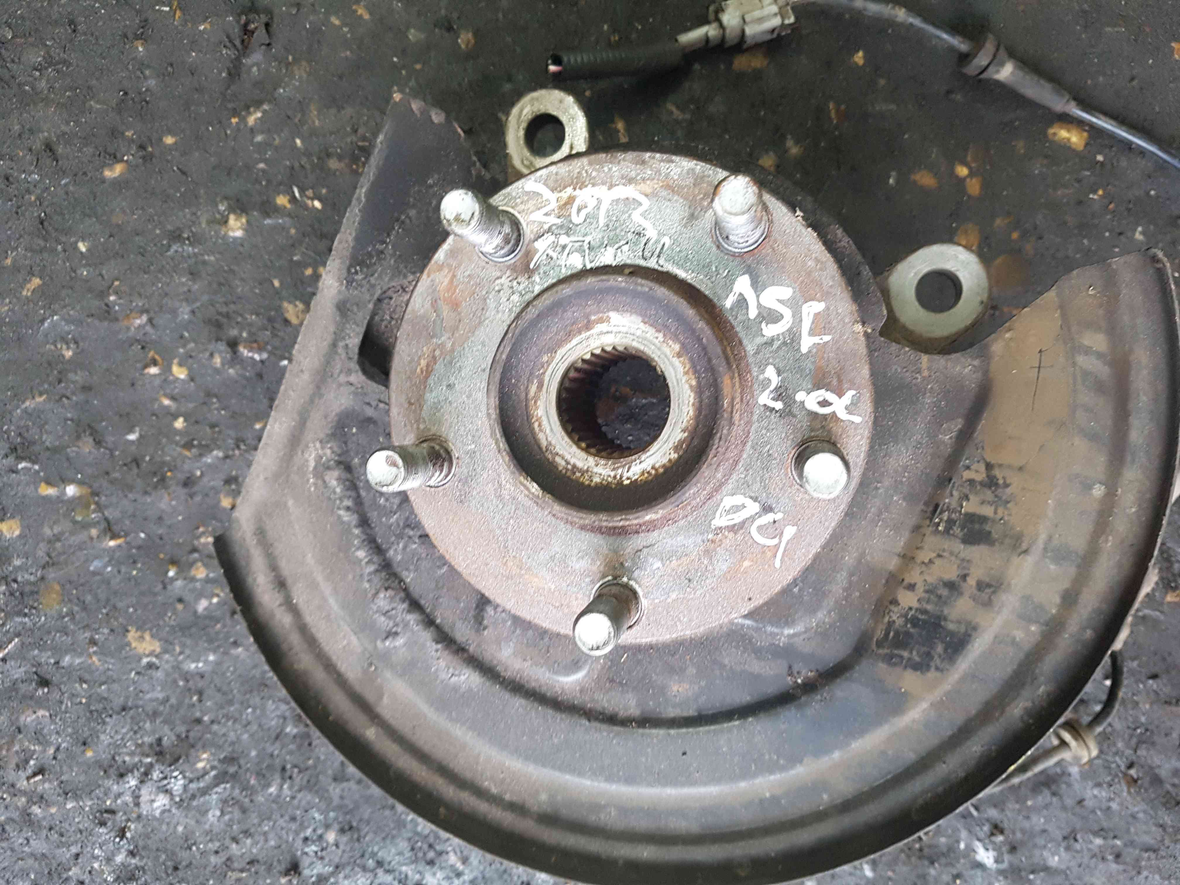 Thumb 3 Nissan X-Trail Tekna 2011-2014 T31 2.0 DCI Passenger NSF Front HUB