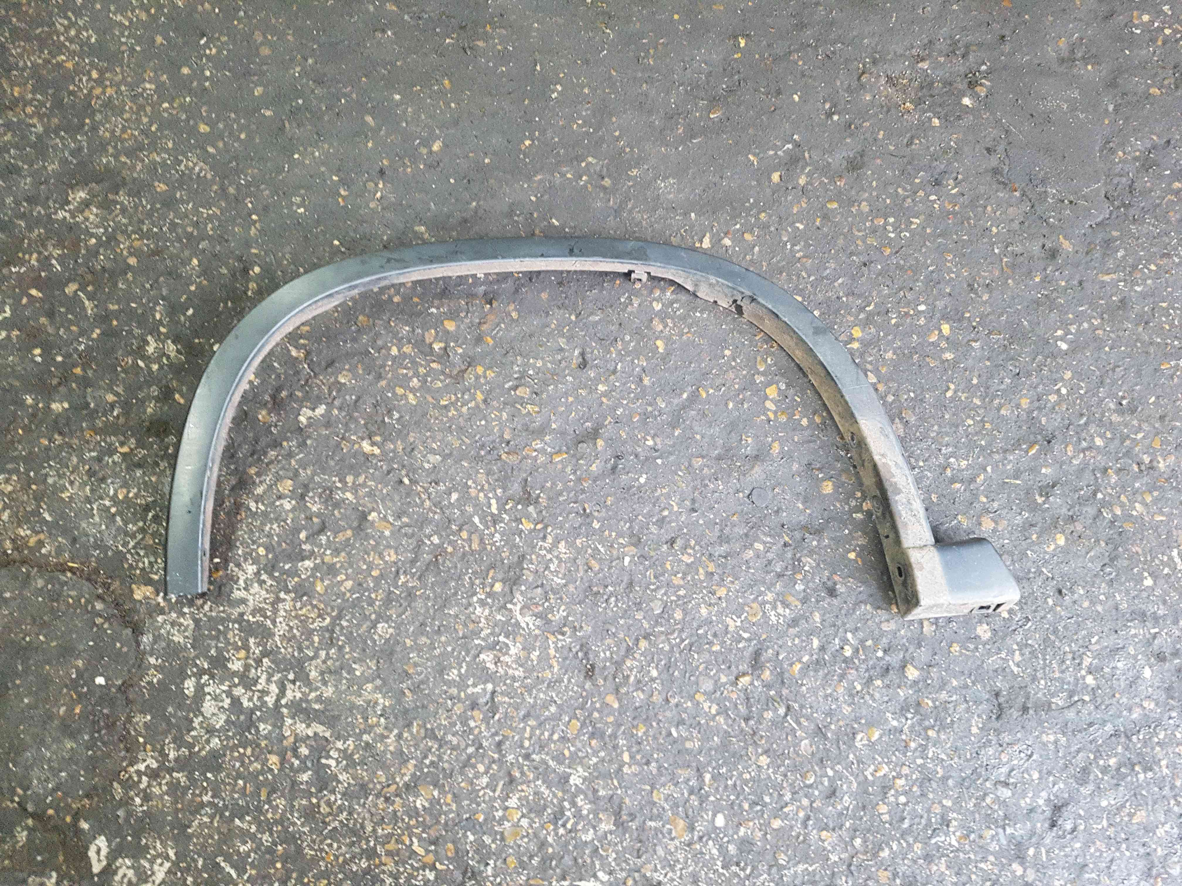 Thumb 3 Nissan X-Trail Tekna T31 2011-2014 NSF Wheel Arch Trim 758533Ub1a