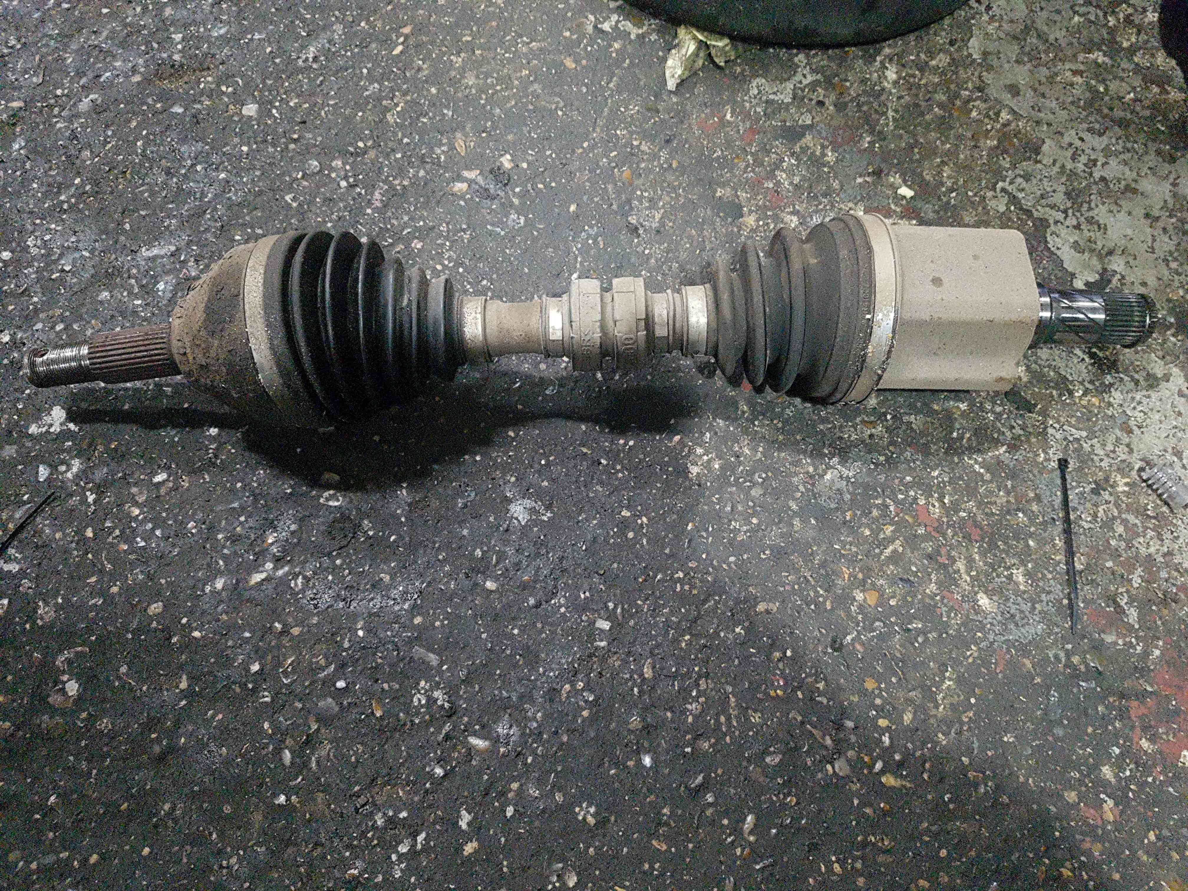 Thumb 5 Nissan X-Trail Tekna t31 2011-2014 2.0 DCI Nsf Front Passenger Driveshaft