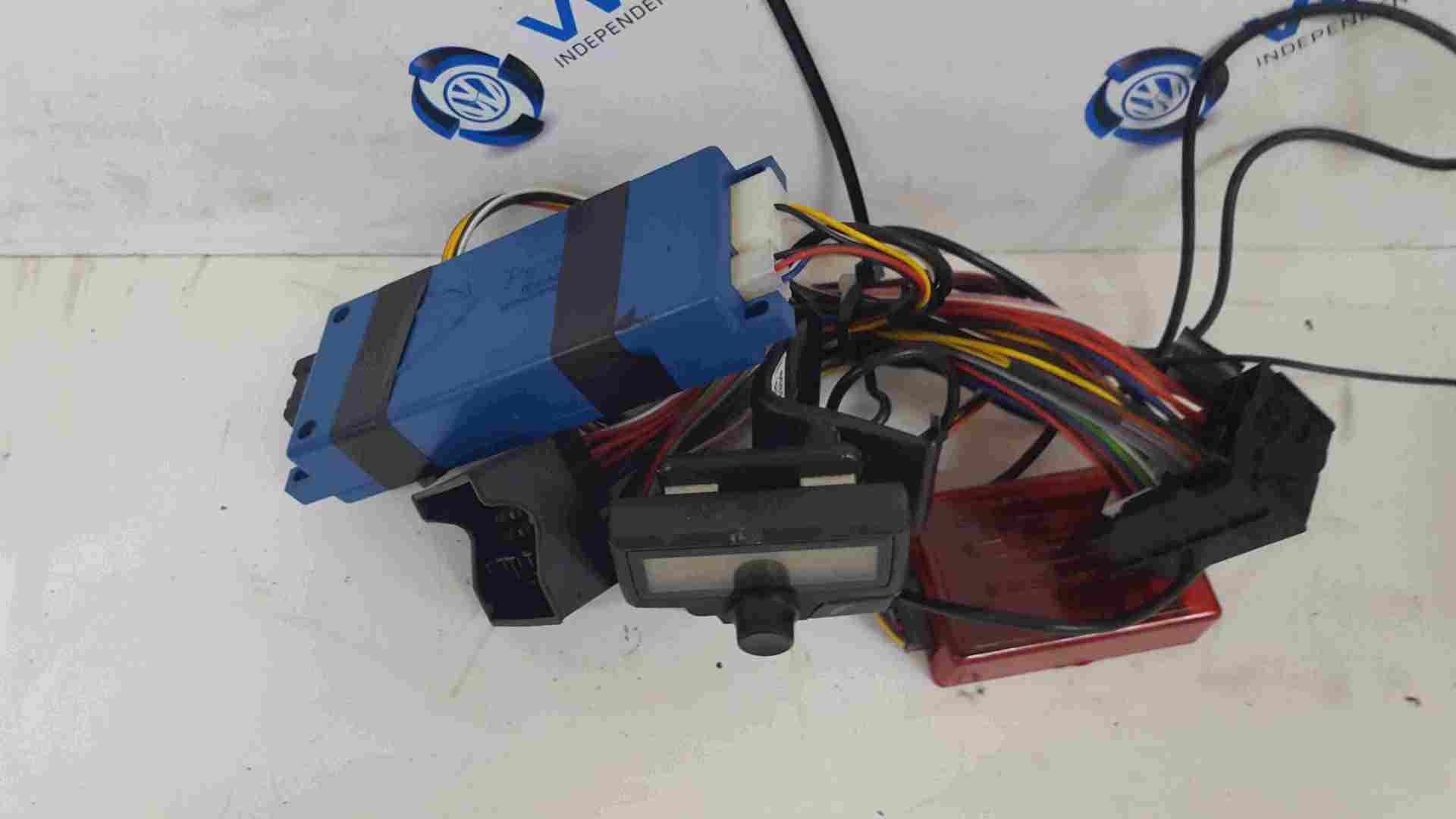 Thumb 3 Parrot Bluetooth Car 653359